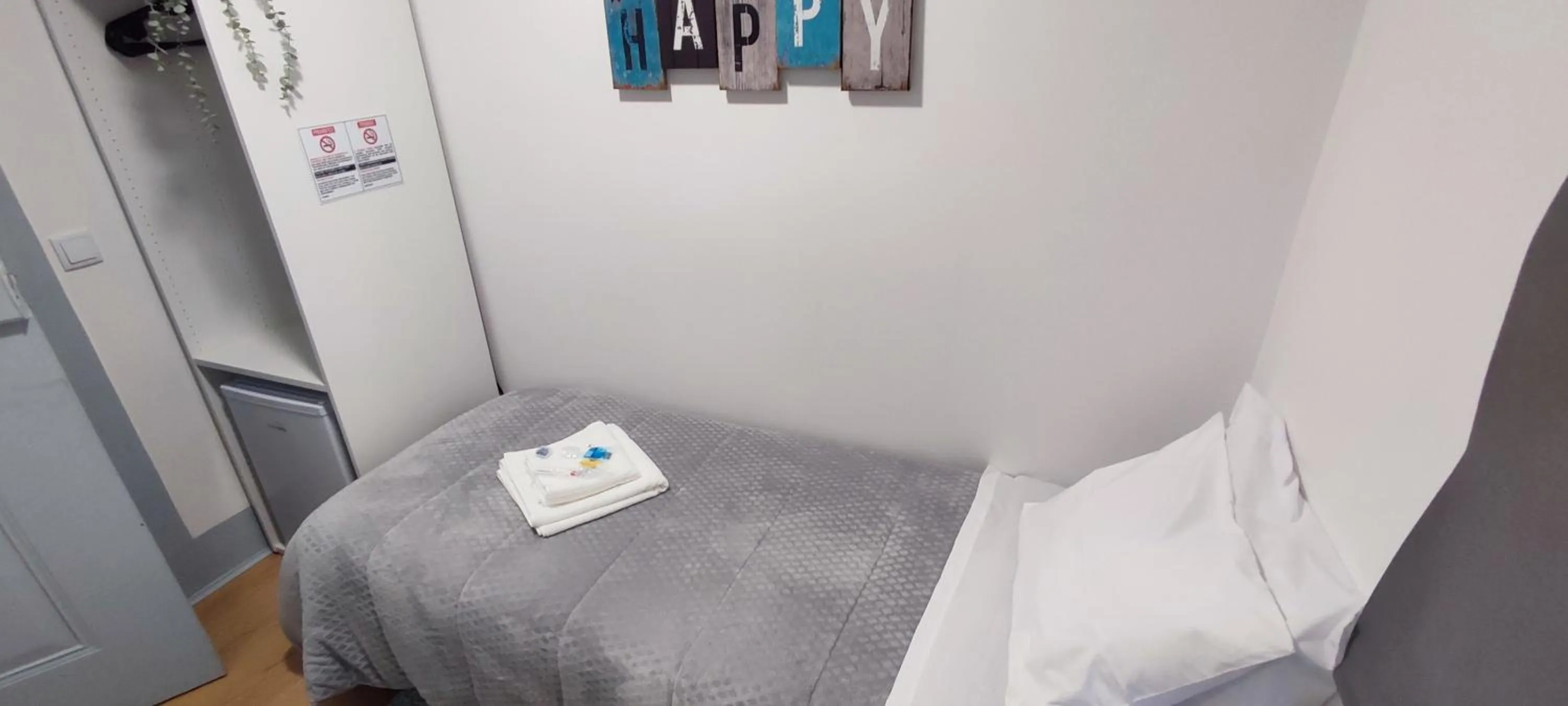 Bedroom, Bed in Vila Santa Cruz Guest House