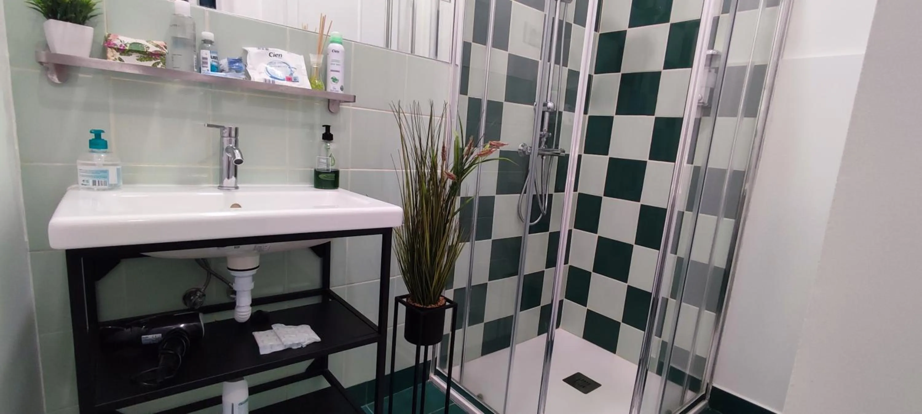 Bathroom in Vila Santa Cruz Guest House