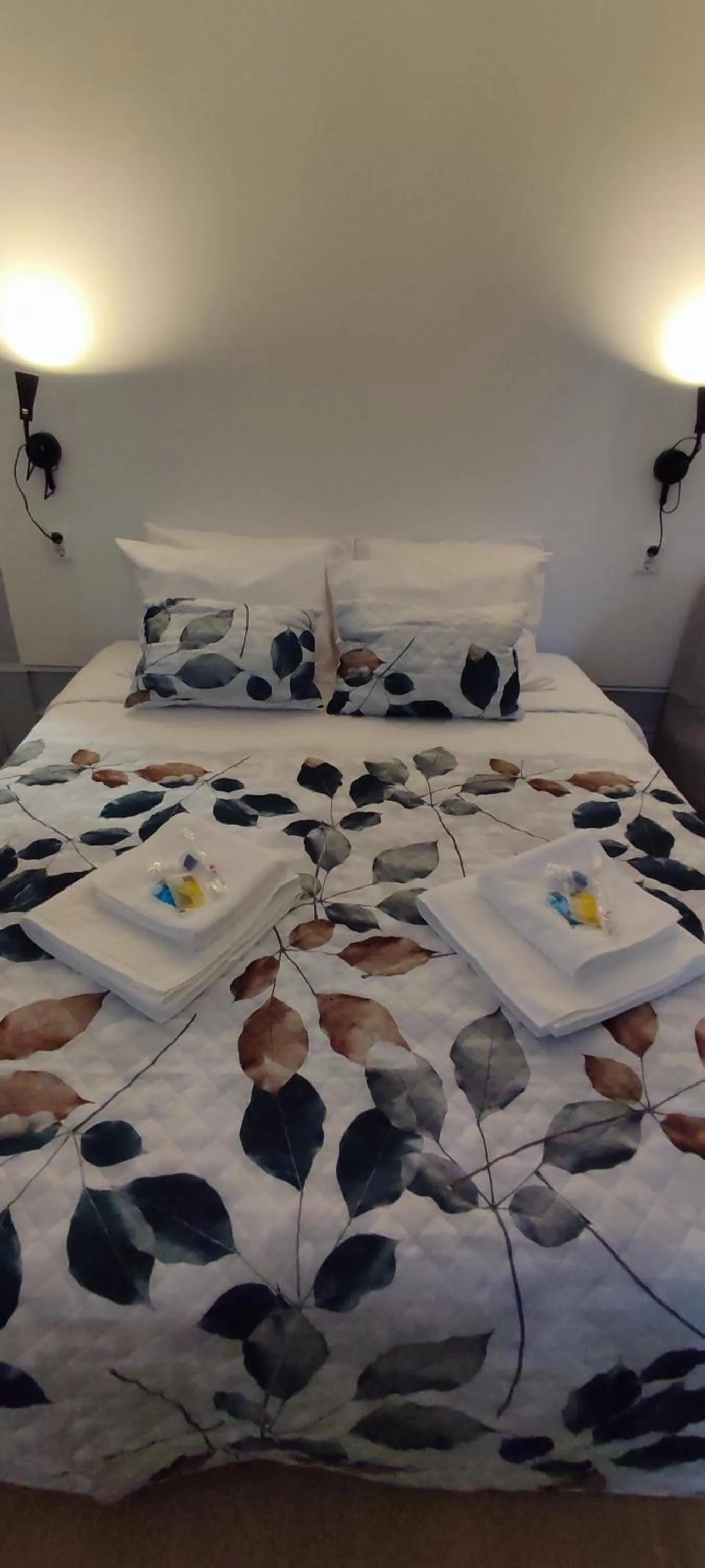 Bedroom, Bed in Vila Santa Cruz Guest House