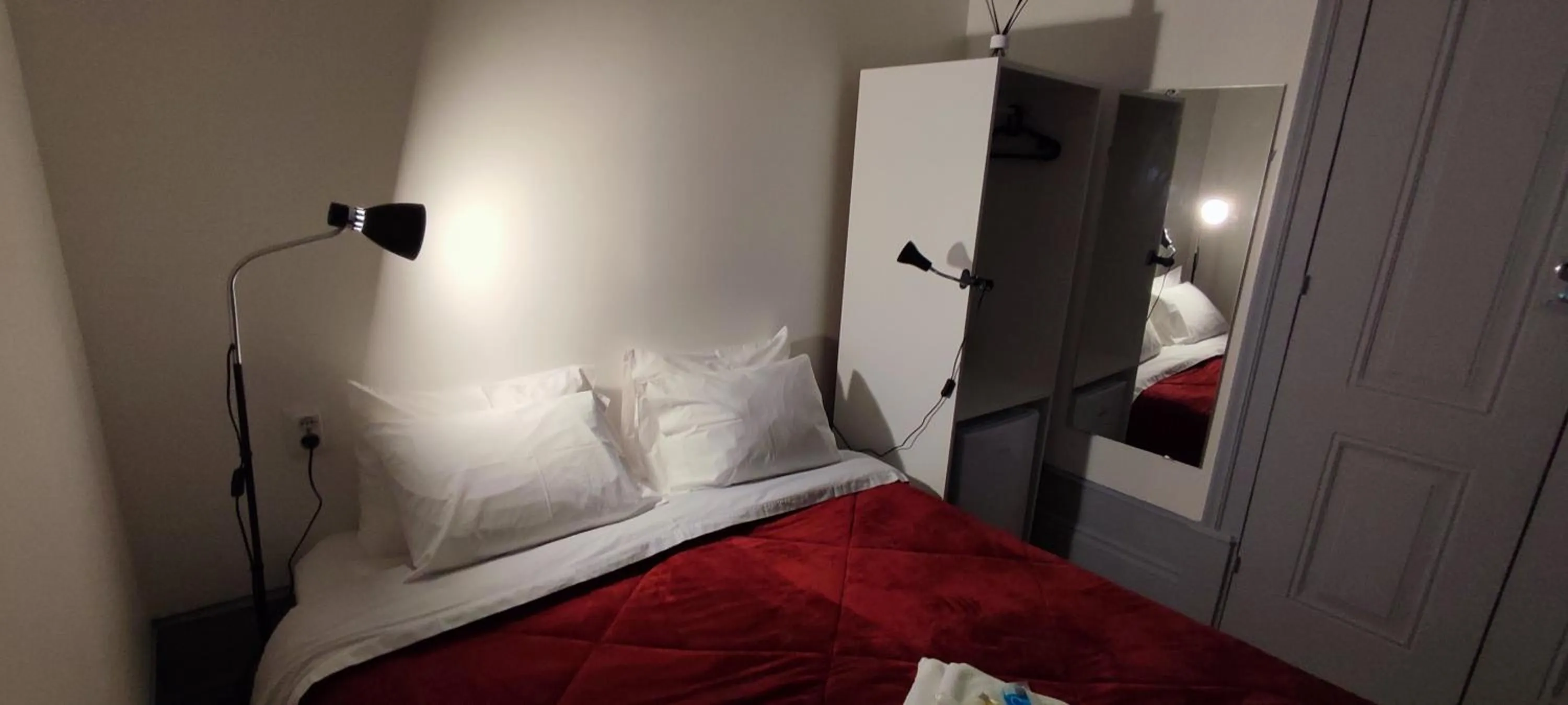 Bedroom, Bed in Vila Santa Cruz Guest House