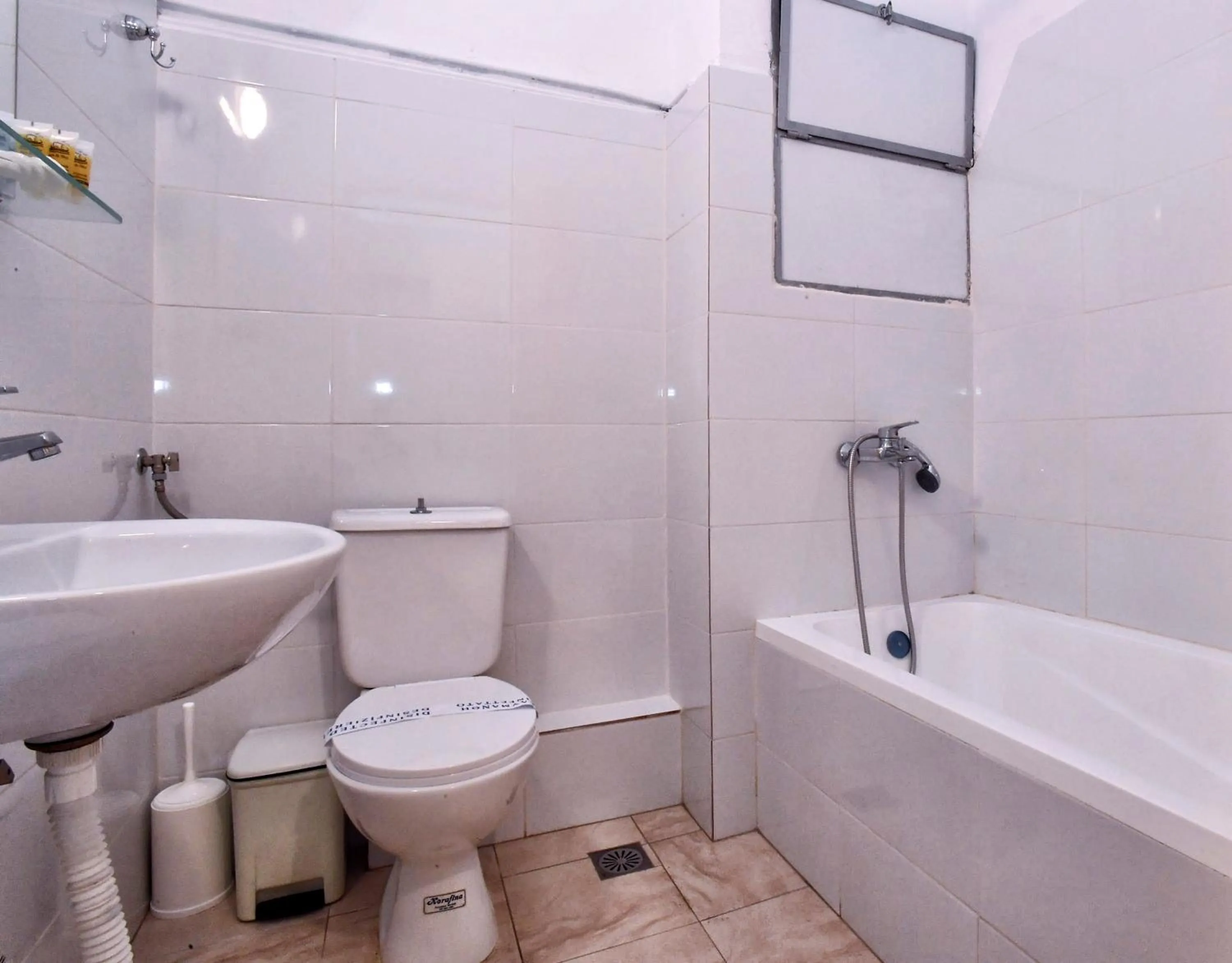 Bathroom in Siagas Beach Hotel