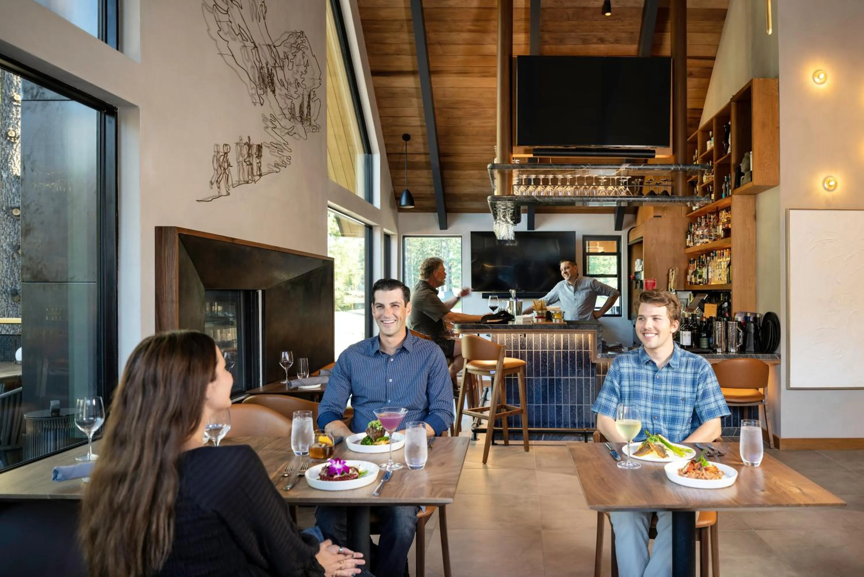 Restaurant/places to eat in Desolation Hotel