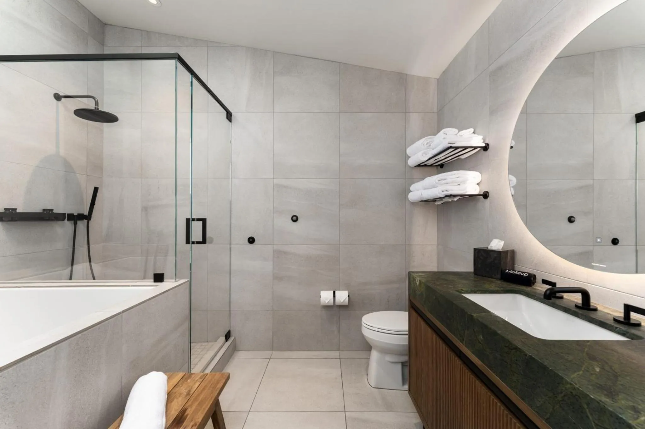 Bathroom in Desolation Hotel