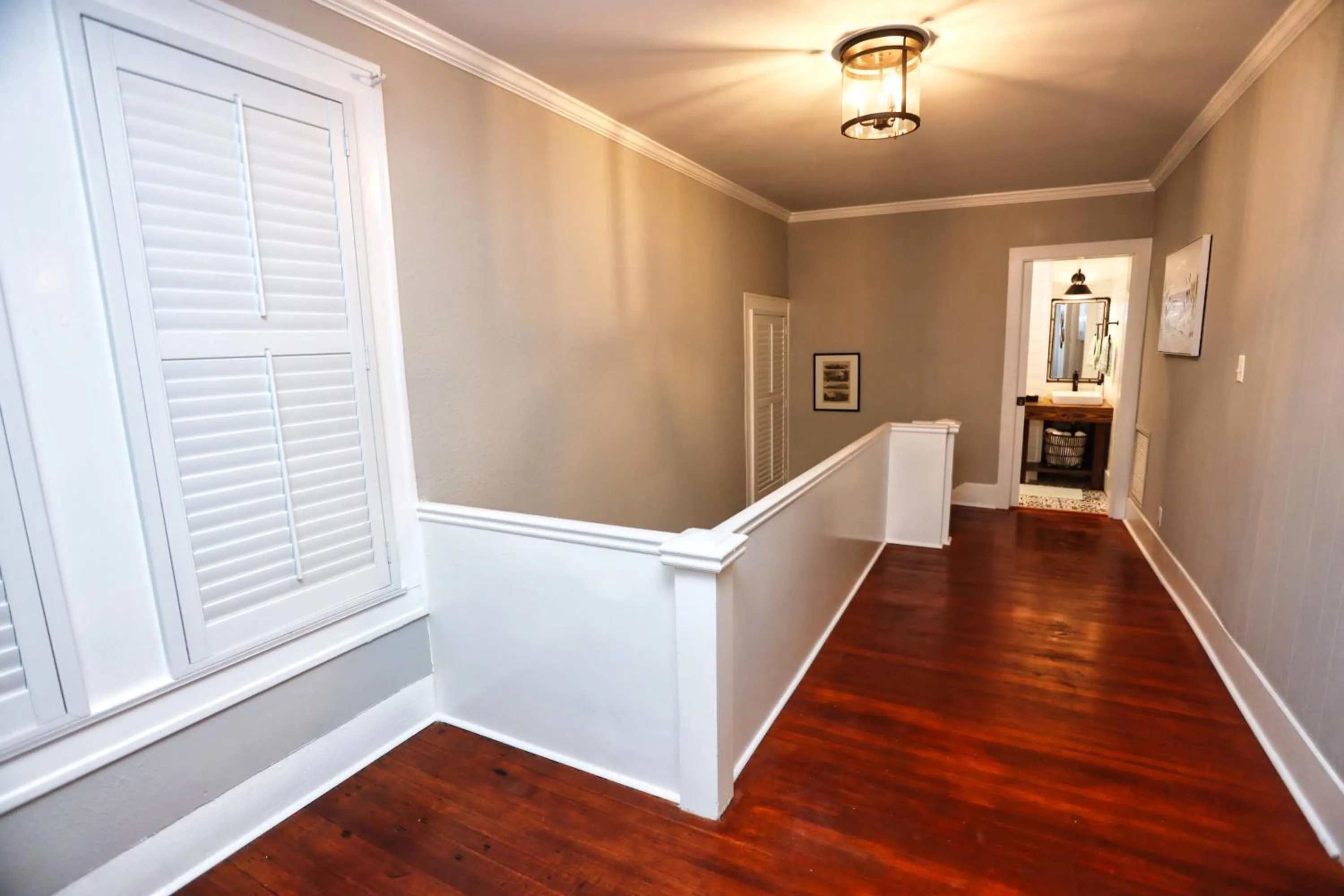 Area and facilities in Historic Home Family Friendly Close to Seawall