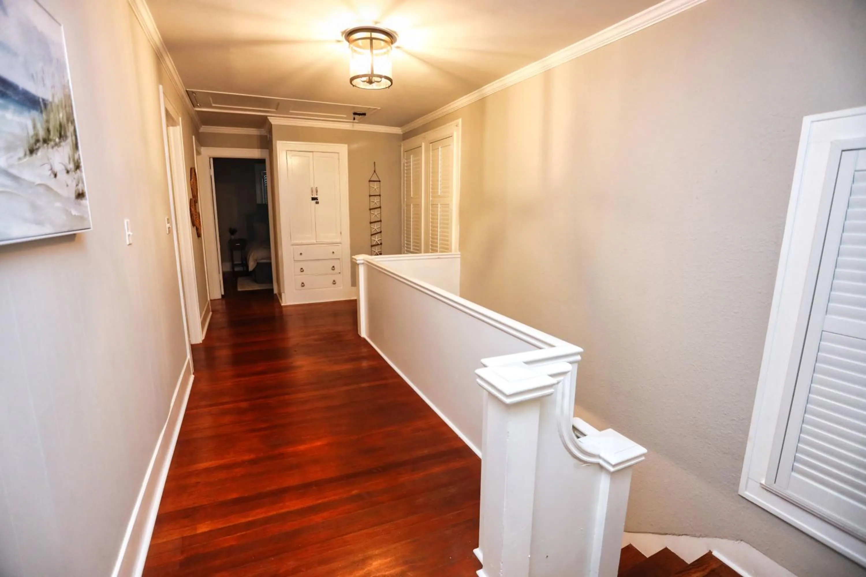 Area and facilities in Historic Home Family Friendly Close to Seawall