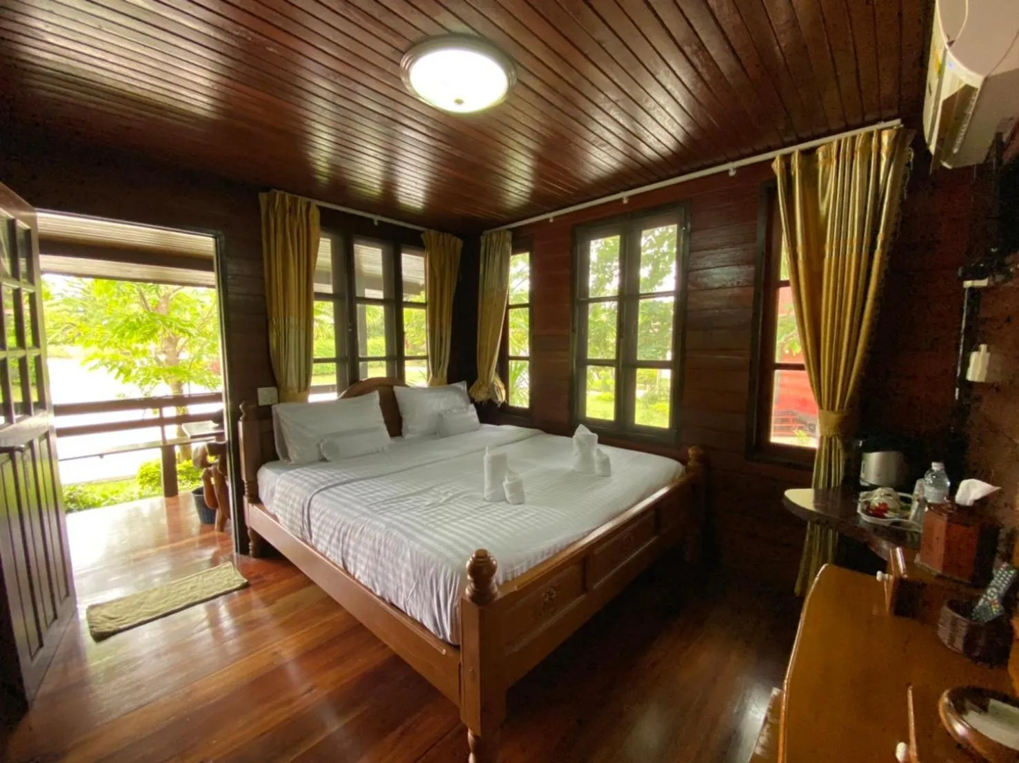 Photo of the whole room, Bed in Pruksa View Homestay