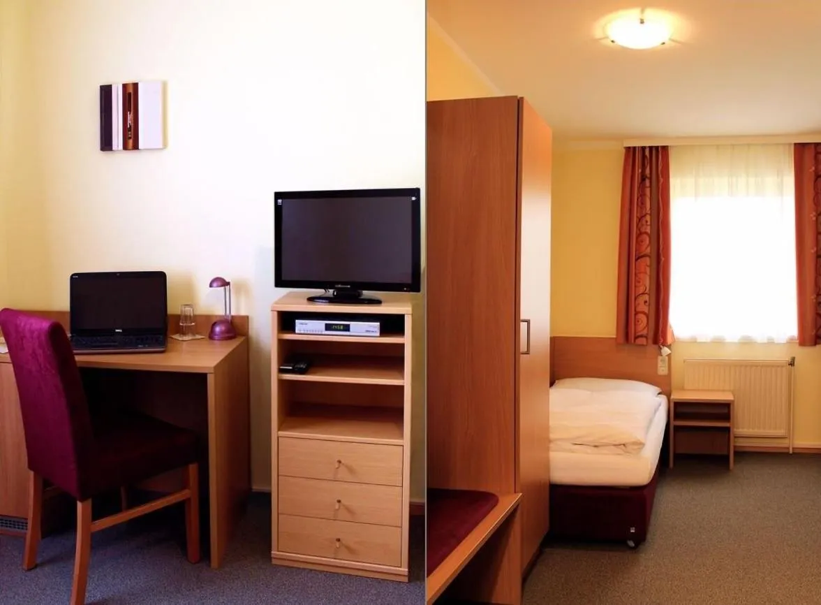 Bedroom, Bed in Hotel Denk Bed & Breakfast