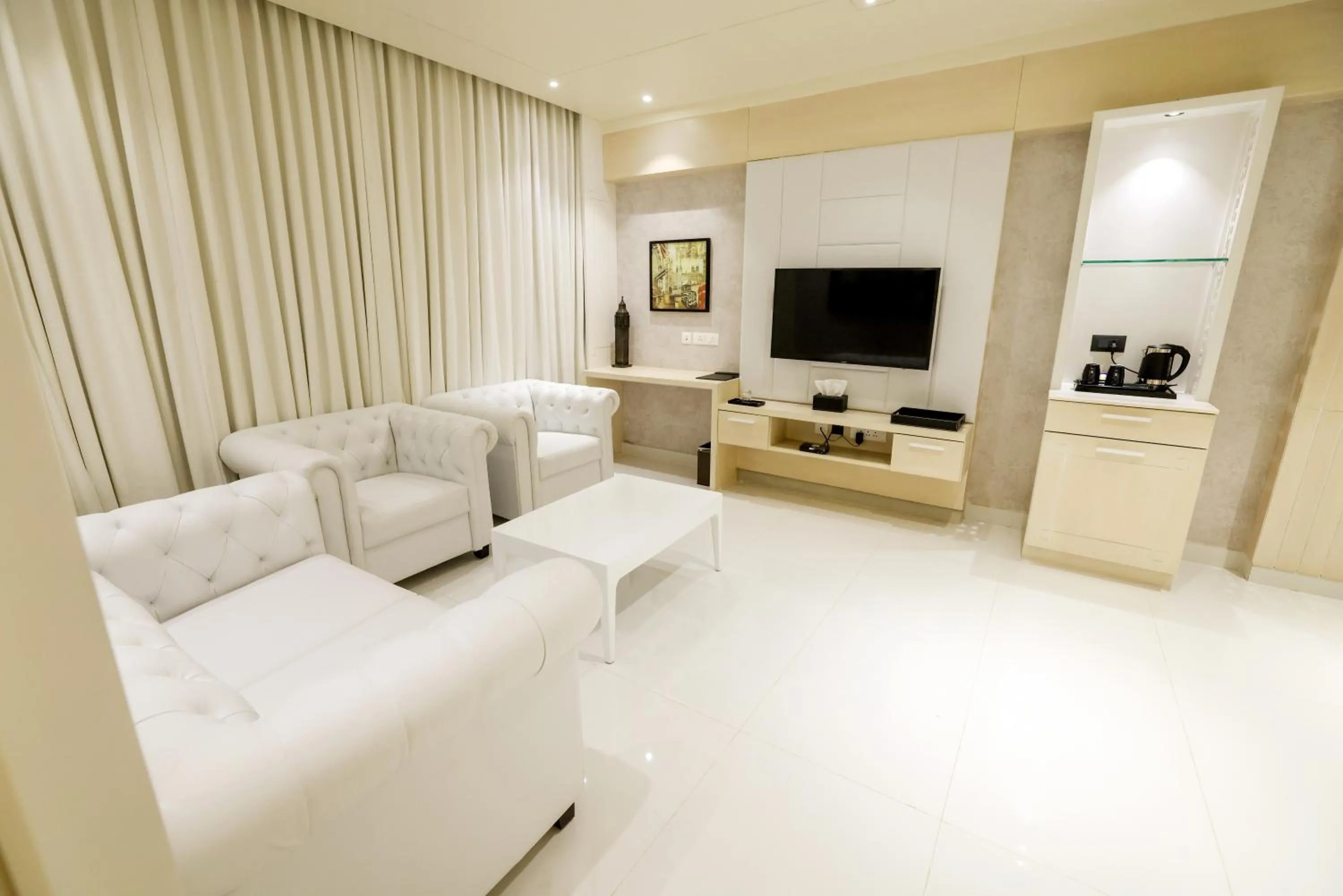 TV and multimedia in AJ Grand Hotel