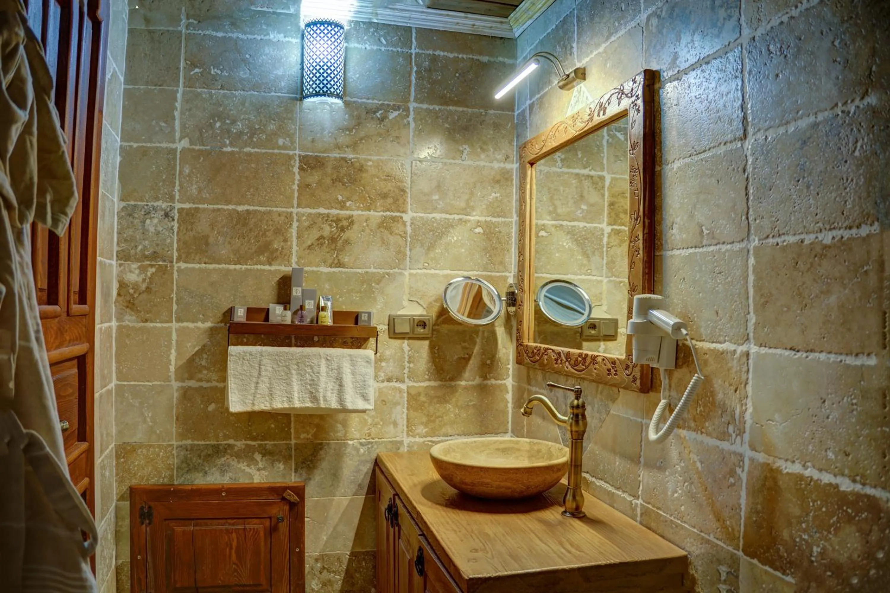 Bathroom in Aşk-ı Nare Cave Hotel Swimming Pool Hot & SPA