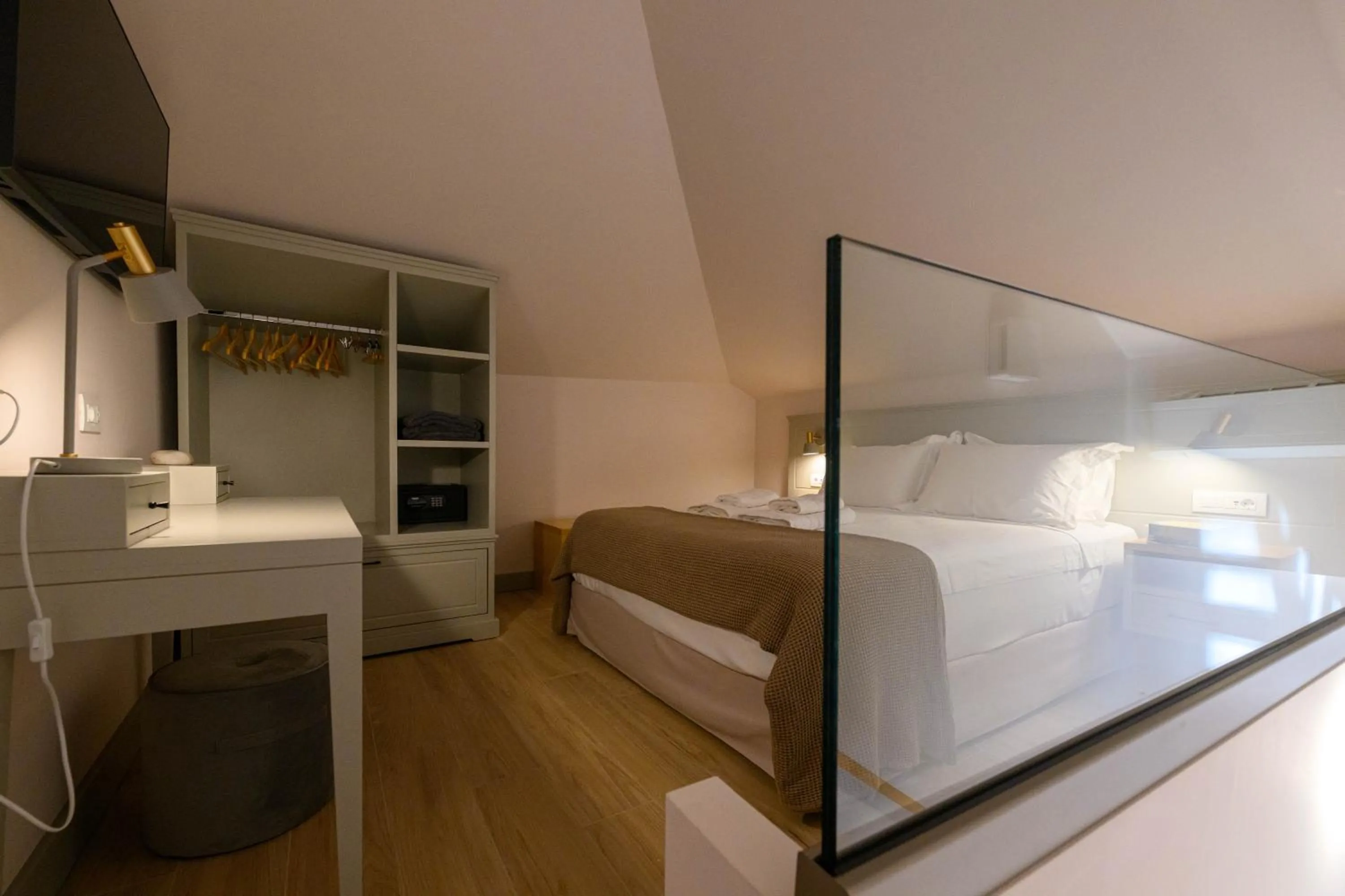 Kannas Mani Luxury Suites -Adults Friendly 14 Plus