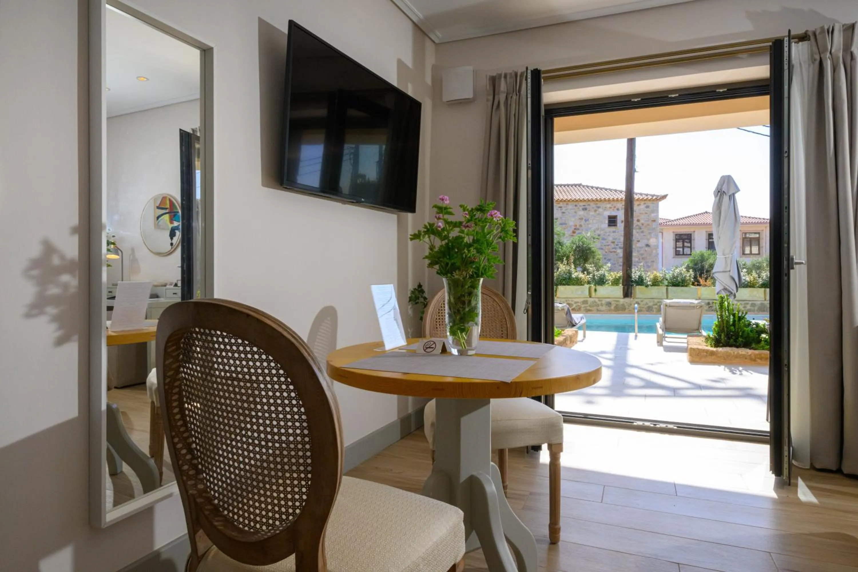 Kannas Mani Luxury Suites -Adults Friendly 14 Plus