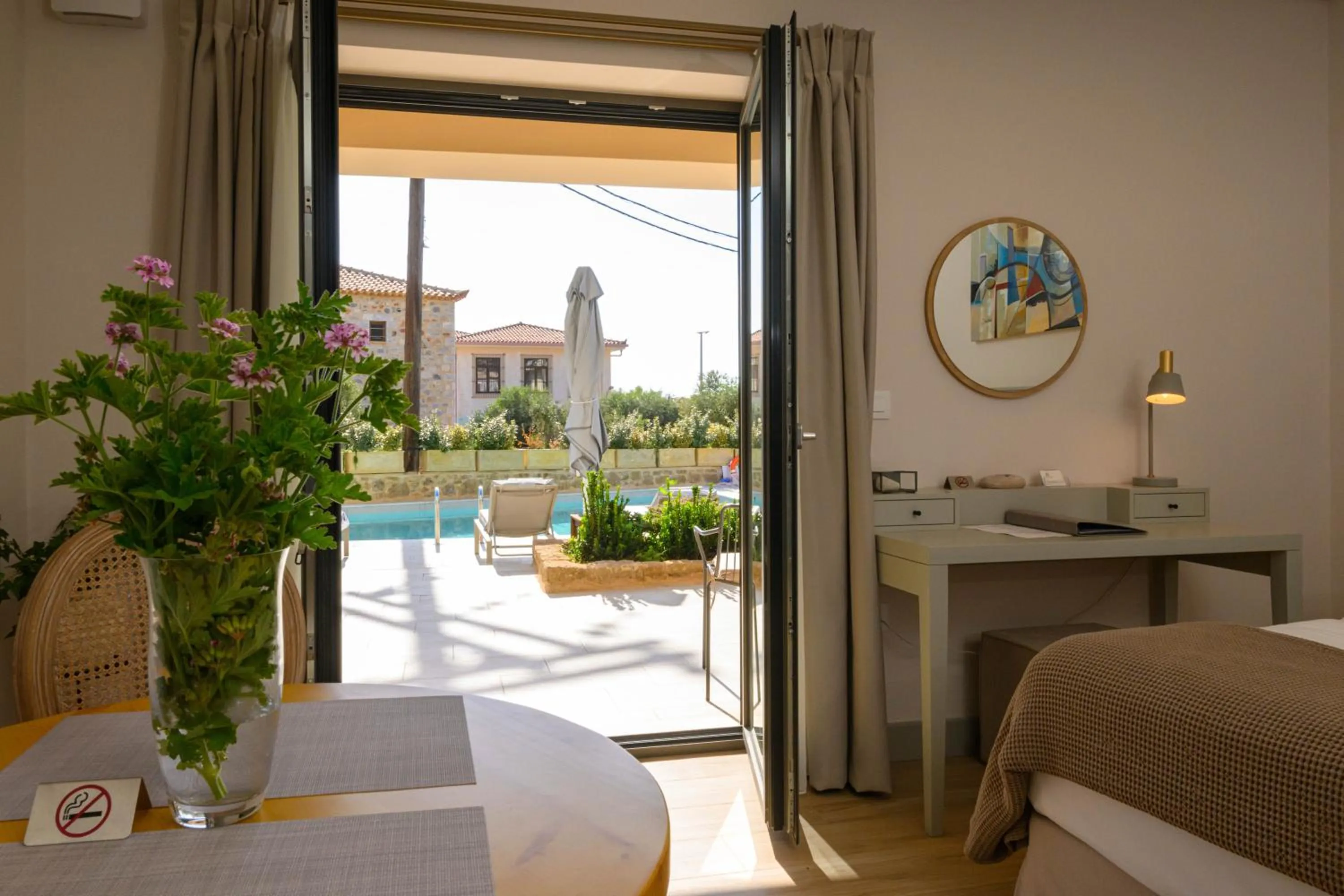 Kannas Mani Luxury Suites -Adults Friendly 14 Plus