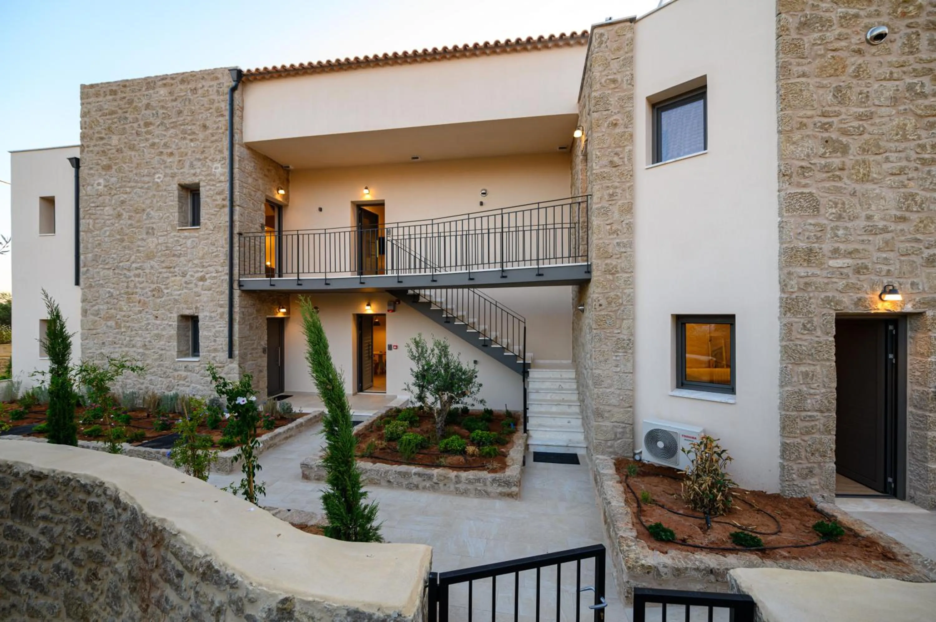 Kannas Mani Luxury Suites -Adults Friendly 14 Plus