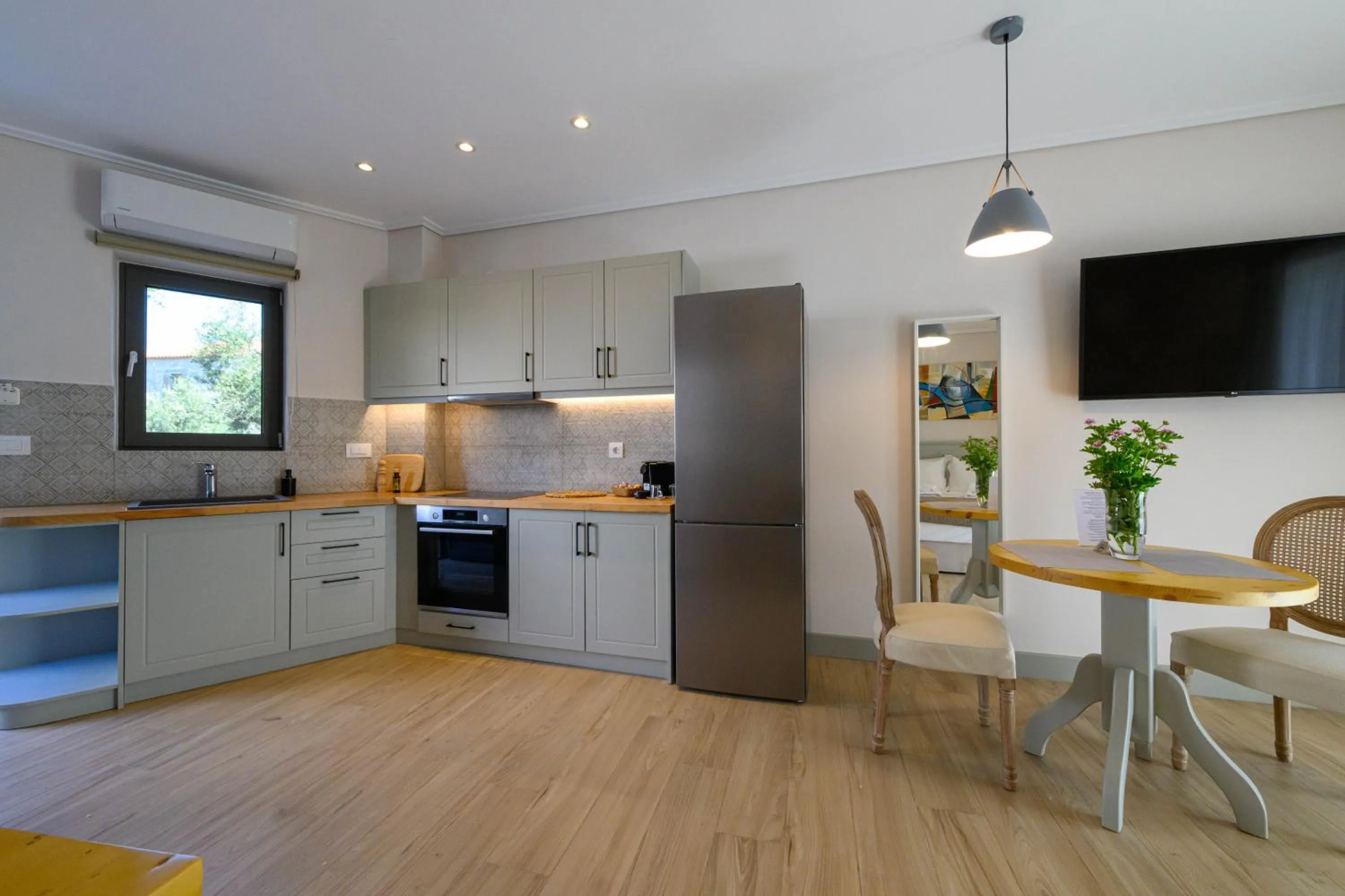 Kannas Mani Luxury Suites -Adults Friendly 14 Plus