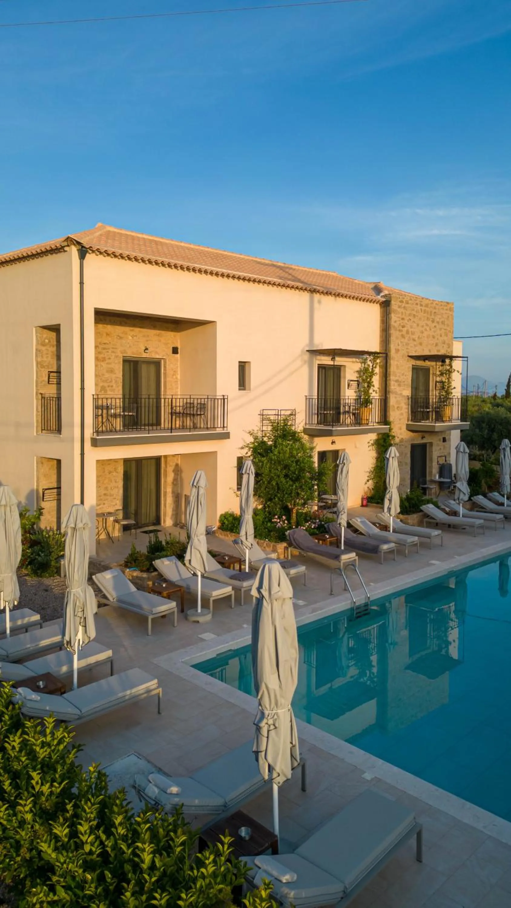 Kannas Mani Luxury Suites -Adults Friendly 14 Plus