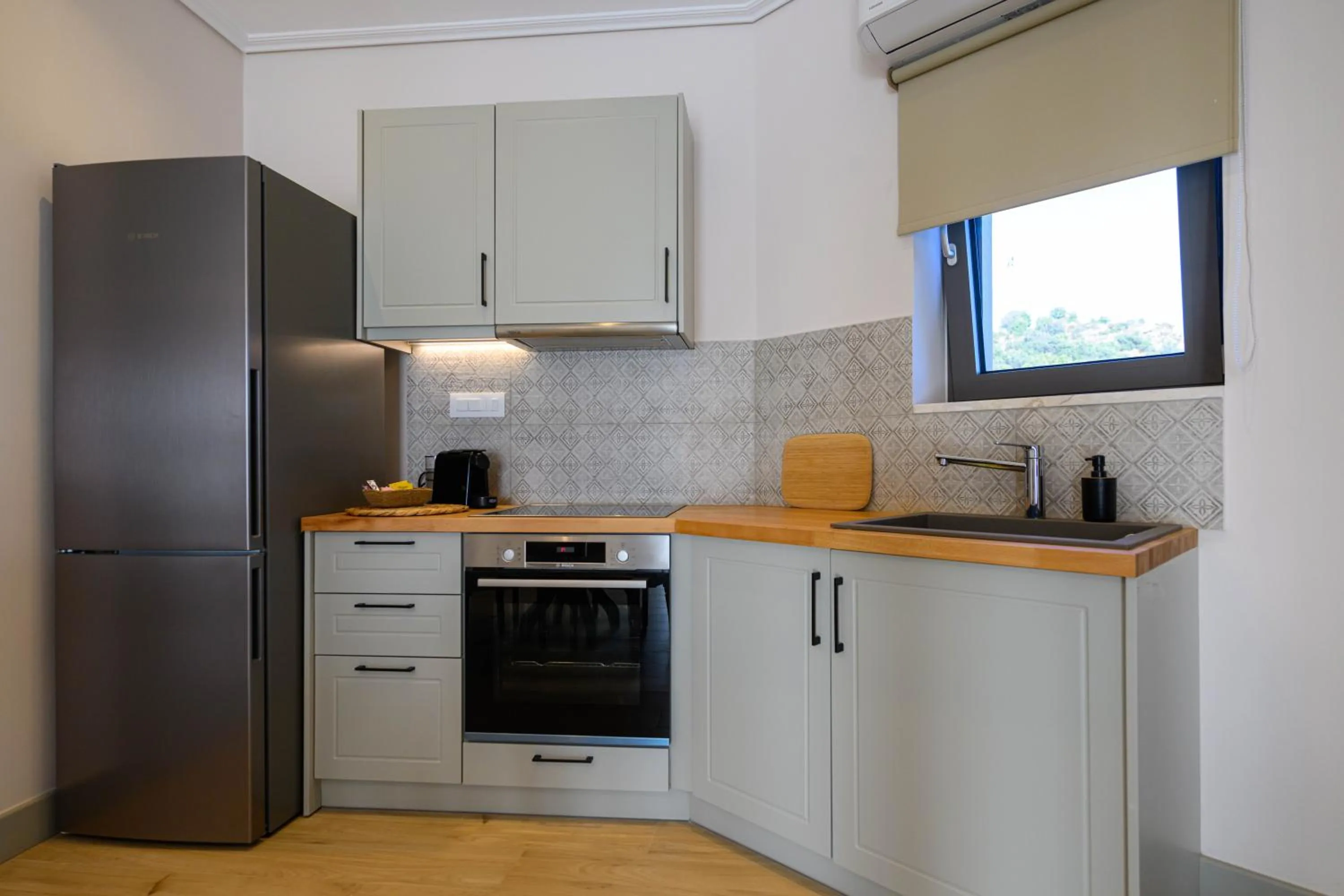 Kannas Mani Luxury Suites -Adults Friendly 14 Plus