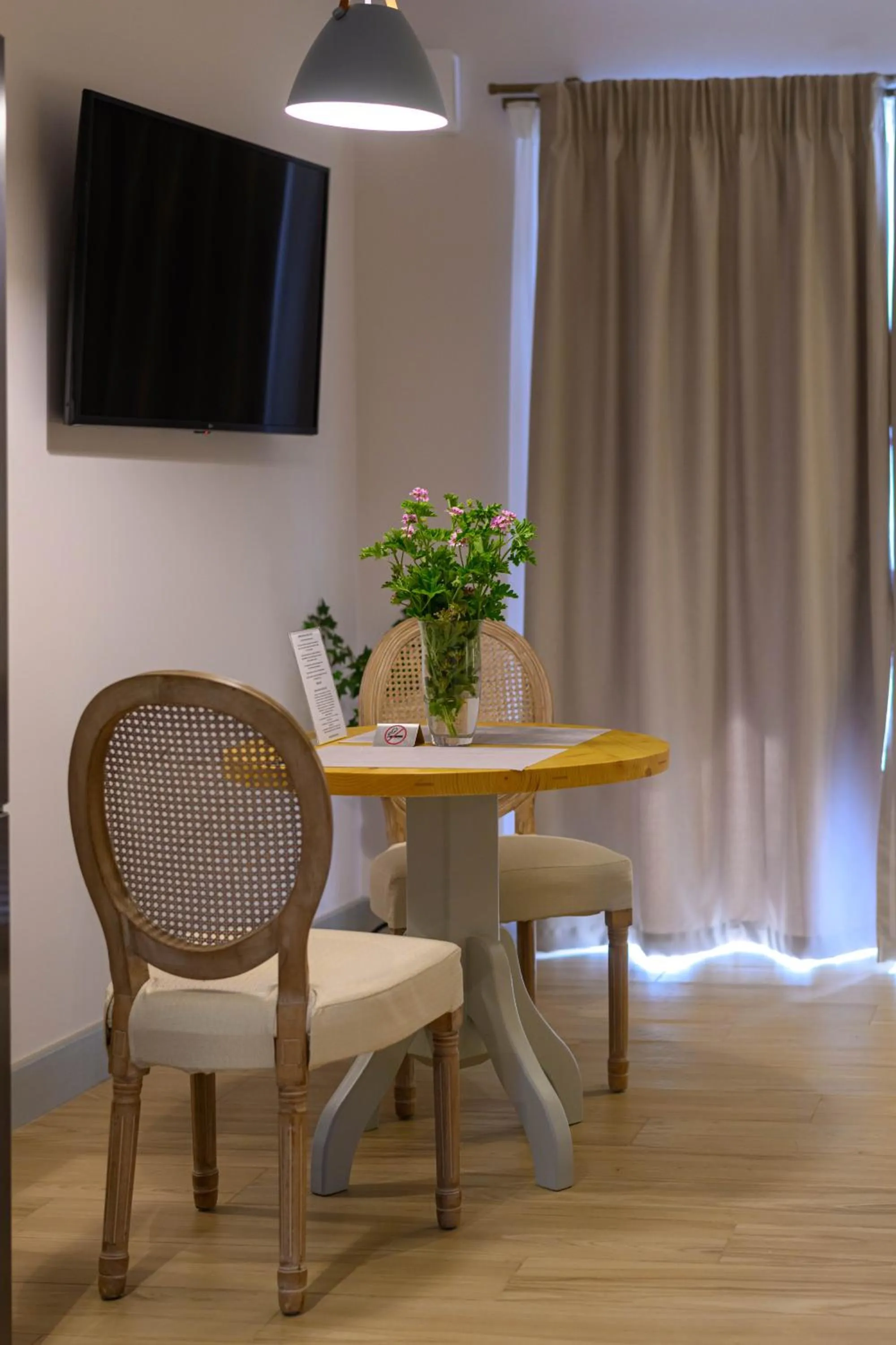 Kannas Mani Luxury Suites -Adults Friendly 14 Plus