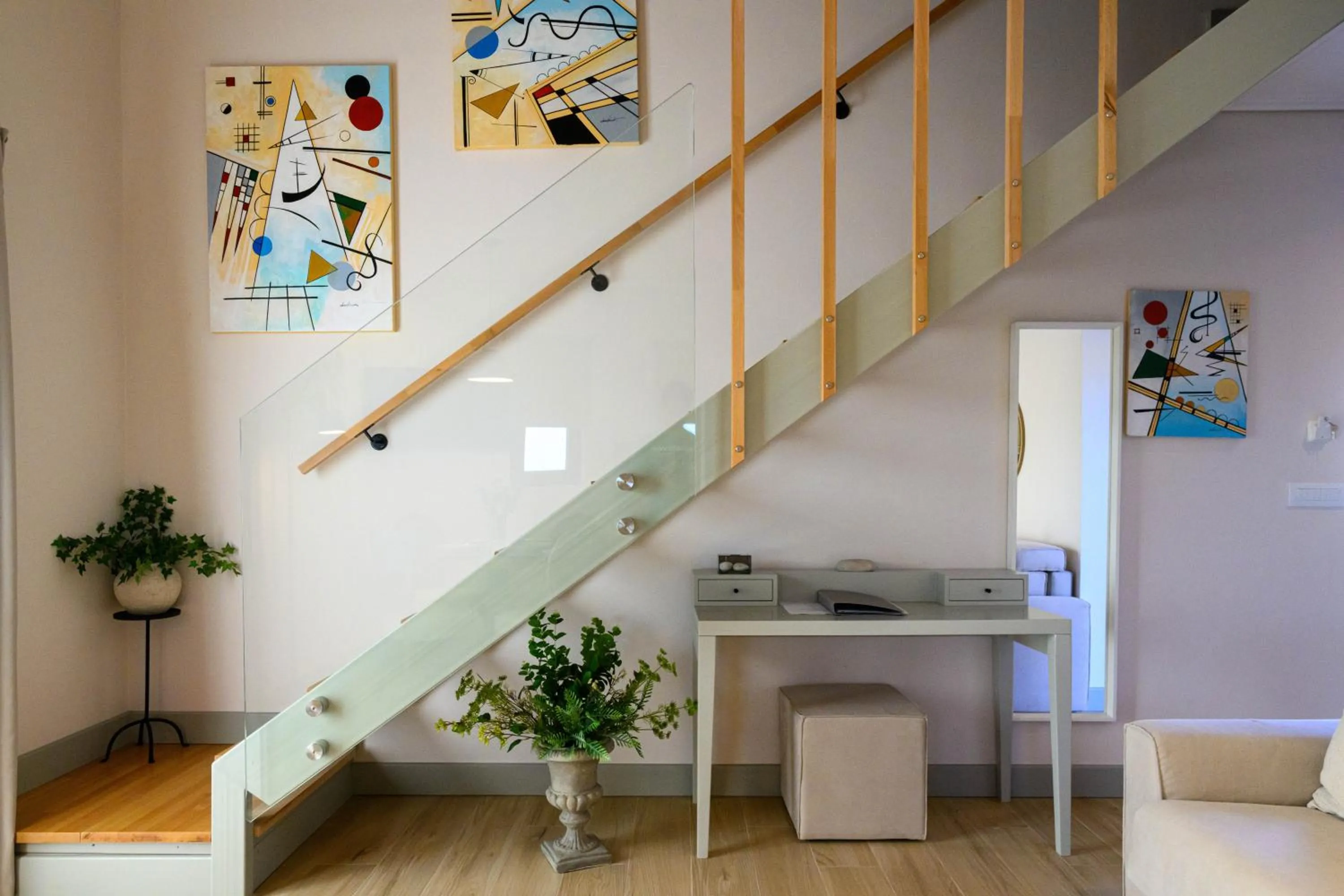 Kannas Mani Luxury Suites -Adults Friendly 14 Plus