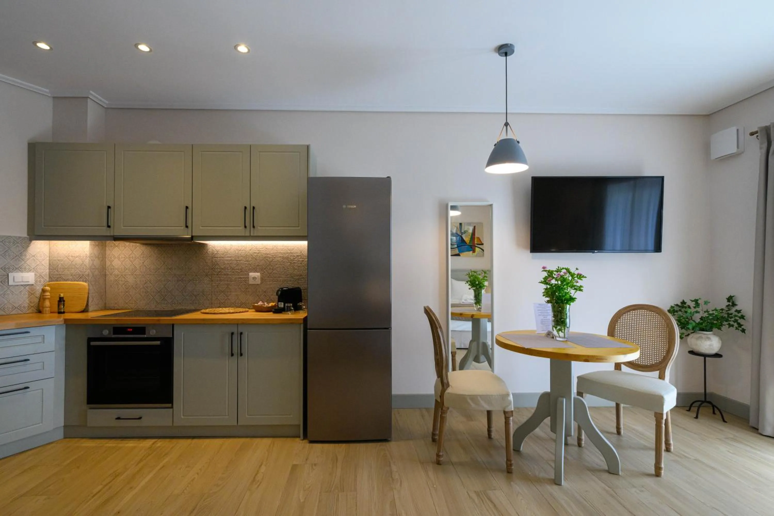 Kannas Mani Luxury Suites -Adults Friendly 14 Plus