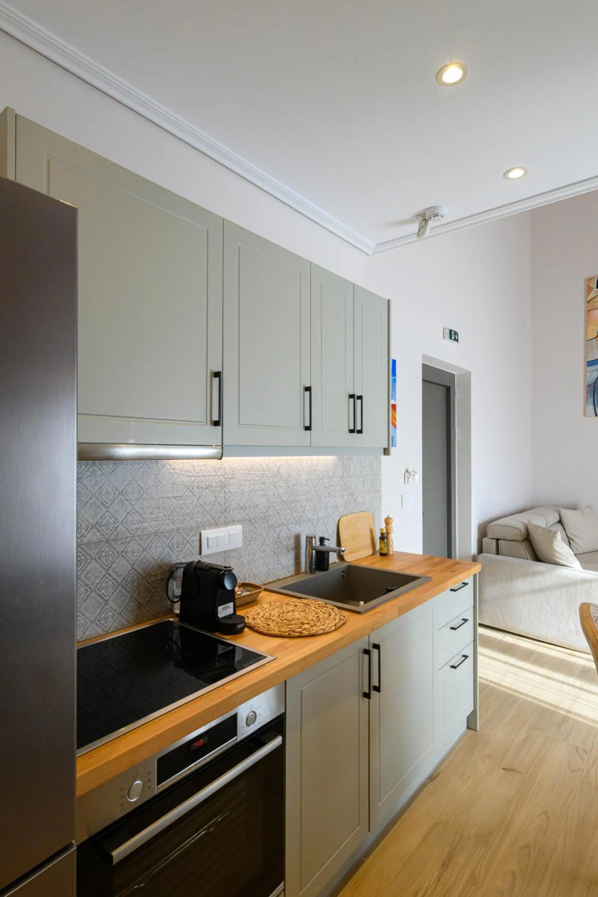 Kannas Mani Luxury Suites -Adults Friendly 14 Plus