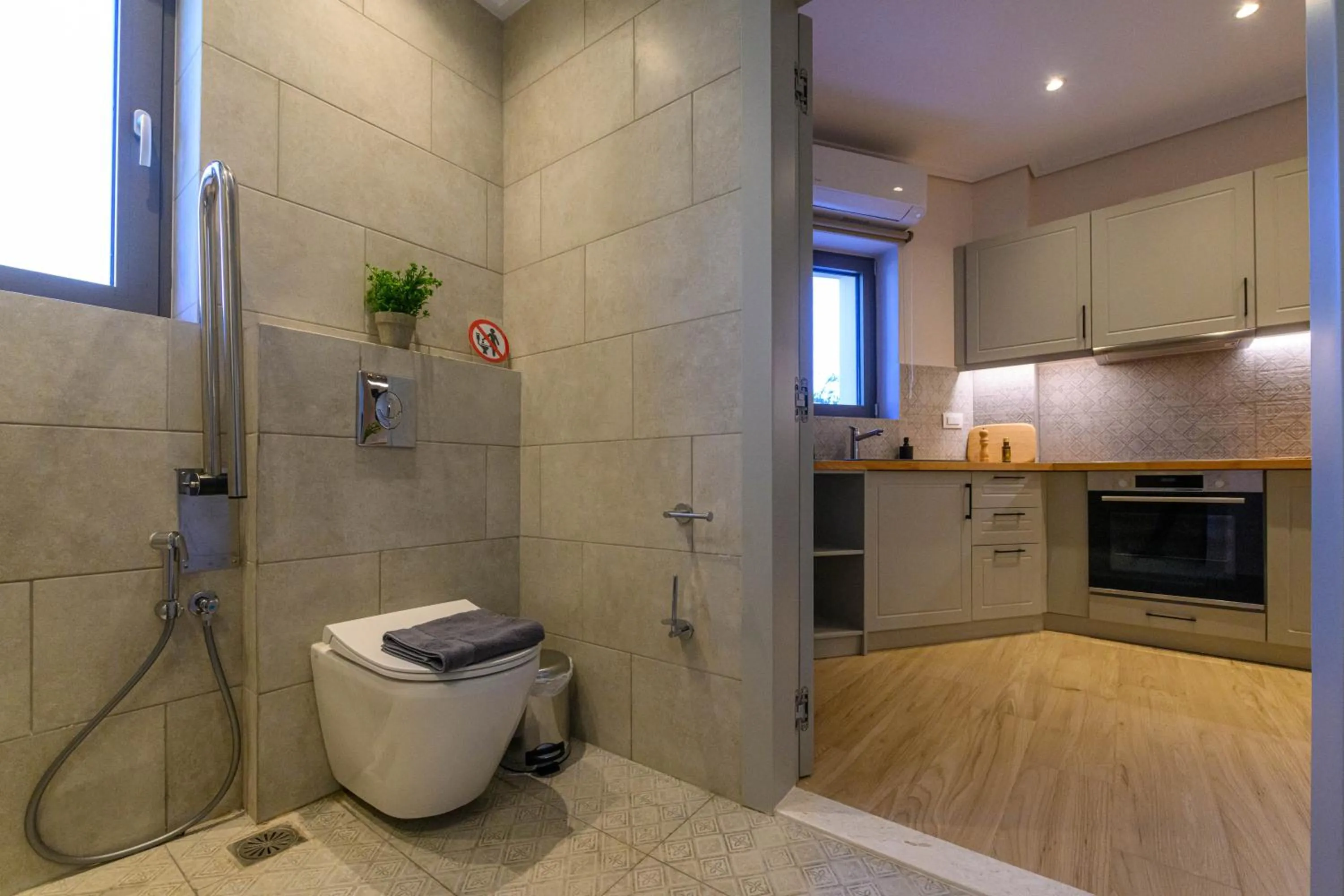 Kannas Mani Luxury Suites -Adults Friendly 14 Plus