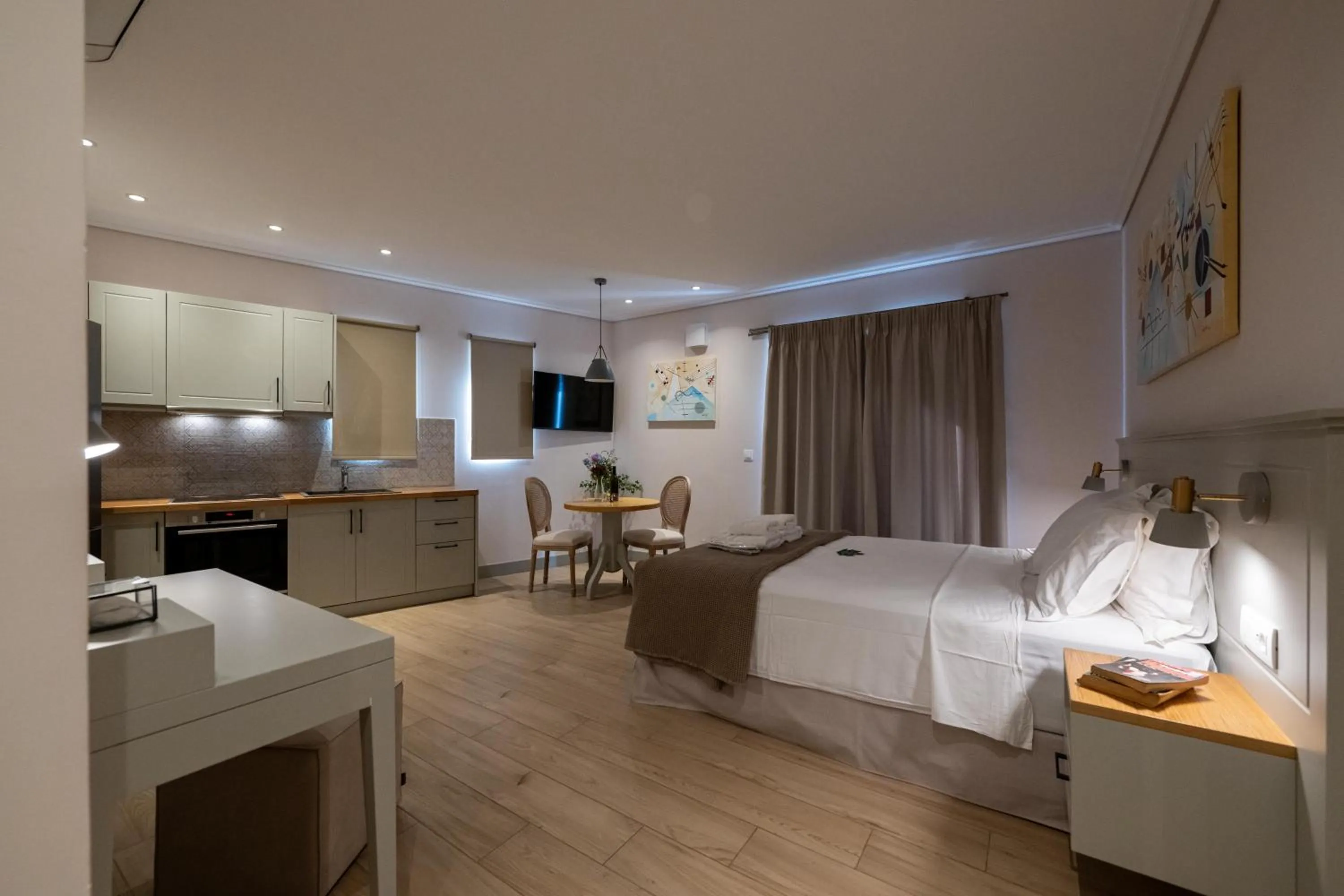 Kannas Mani Luxury Suites -Adults Friendly 14 Plus