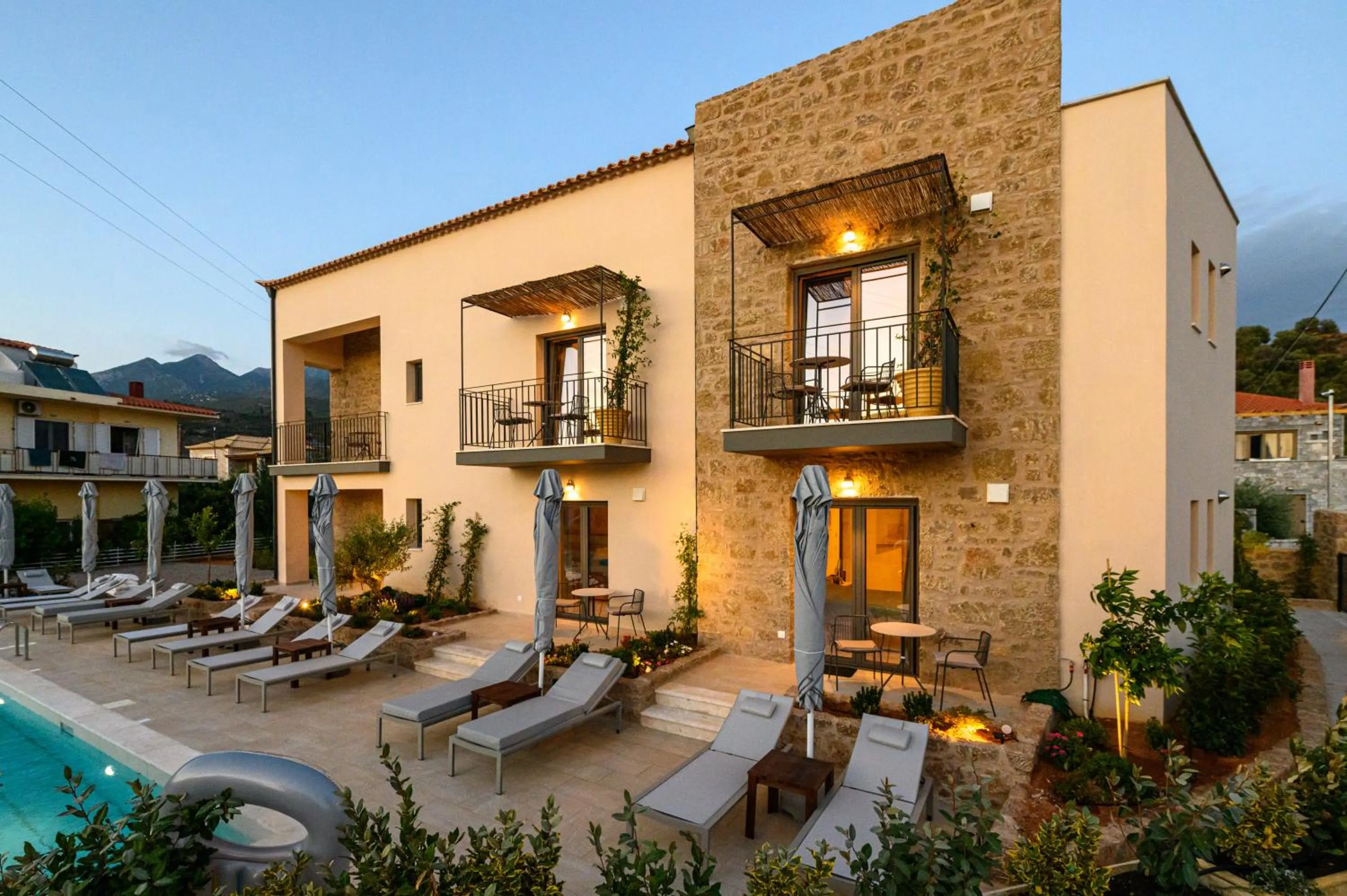 Kannas Mani Luxury Suites -Adults Friendly 14 Plus