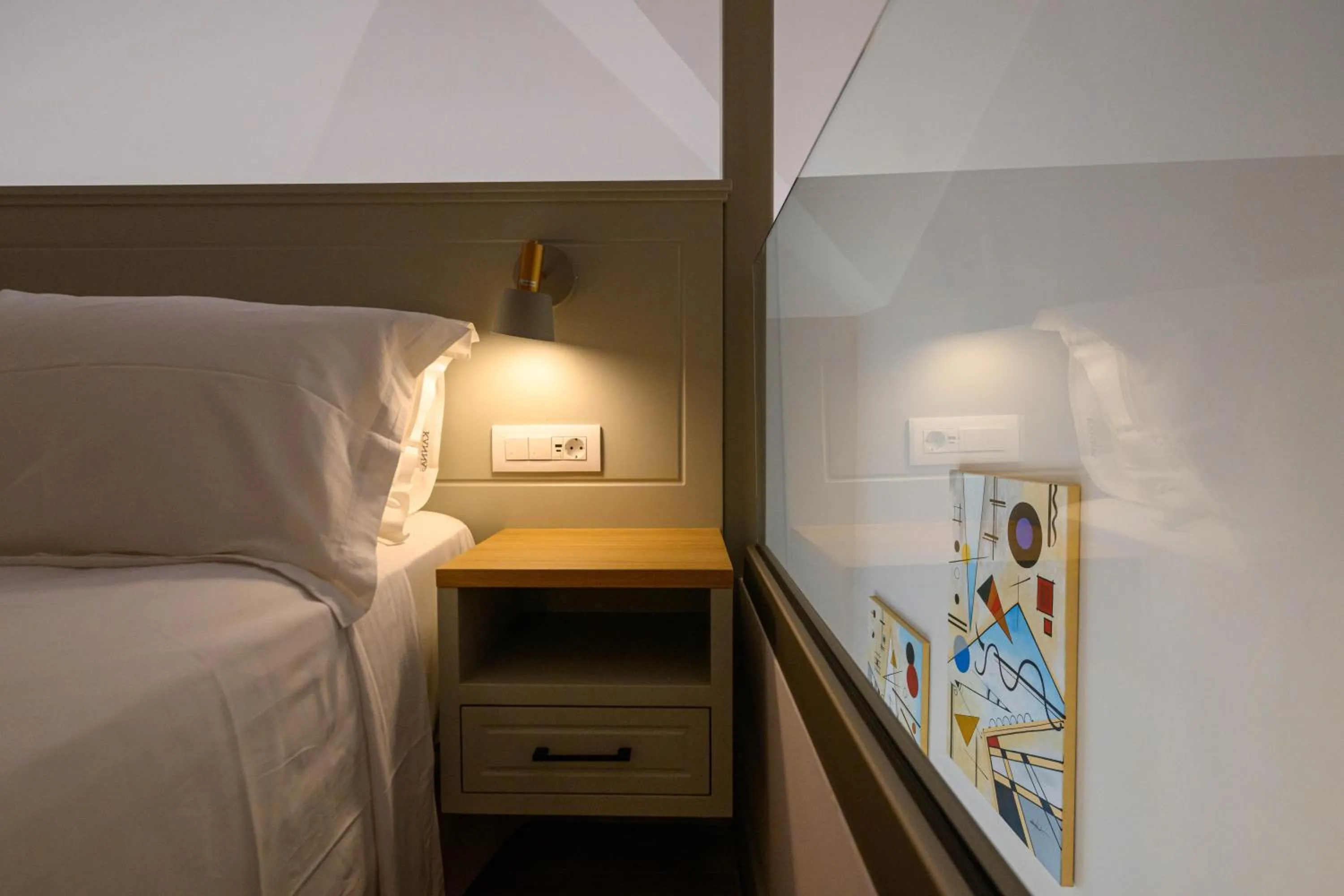 Kannas Mani Luxury Suites -Adults Friendly 14 Plus