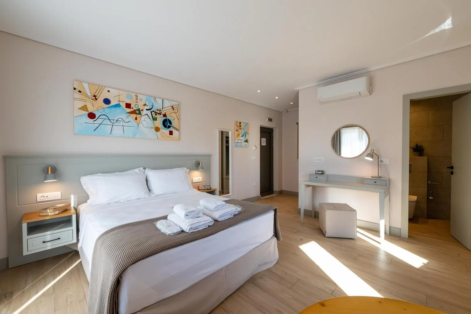 Kannas Mani Luxury Suites -Adults Friendly 14 Plus