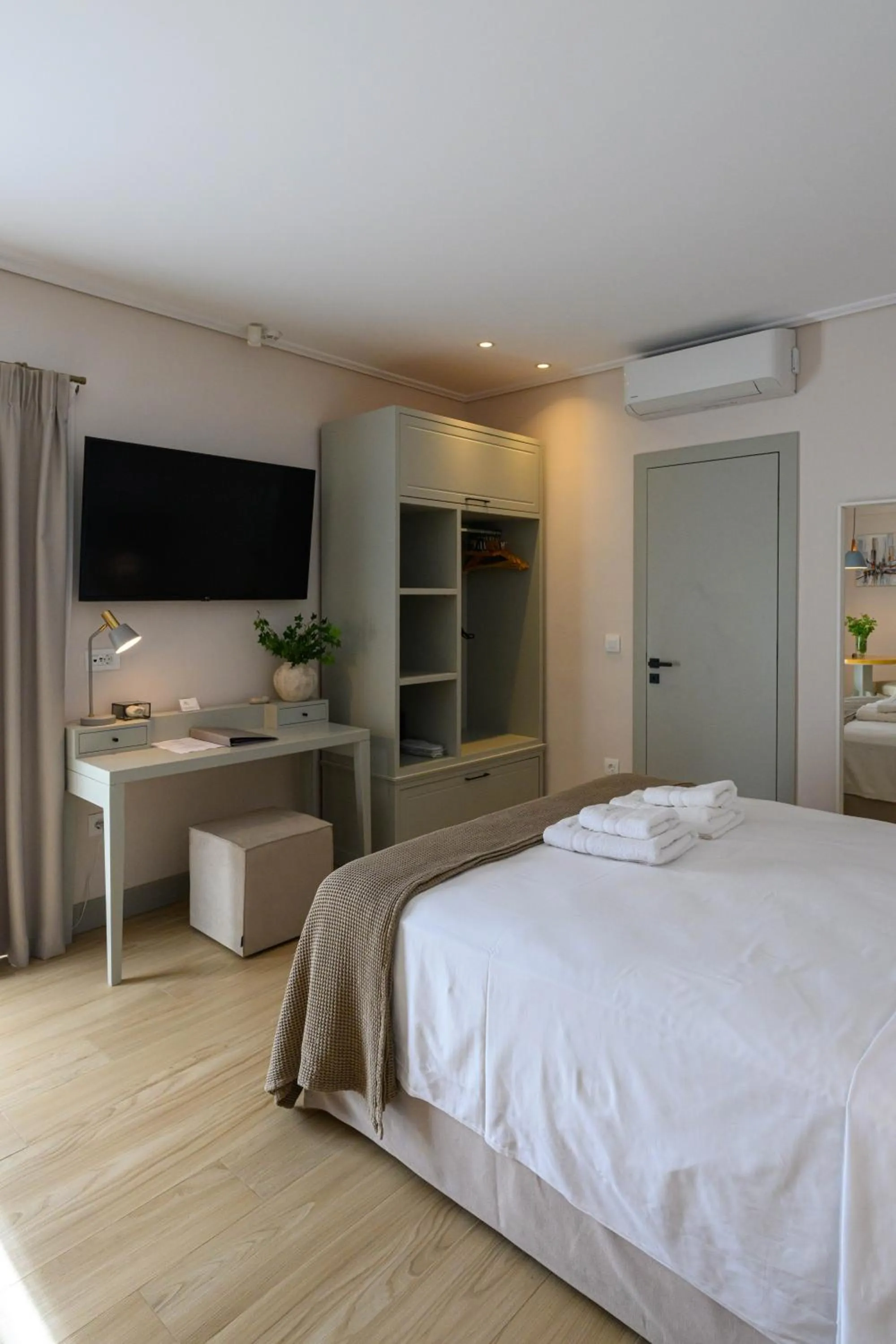 Kannas Mani Luxury Suites -Adults Friendly 14 Plus