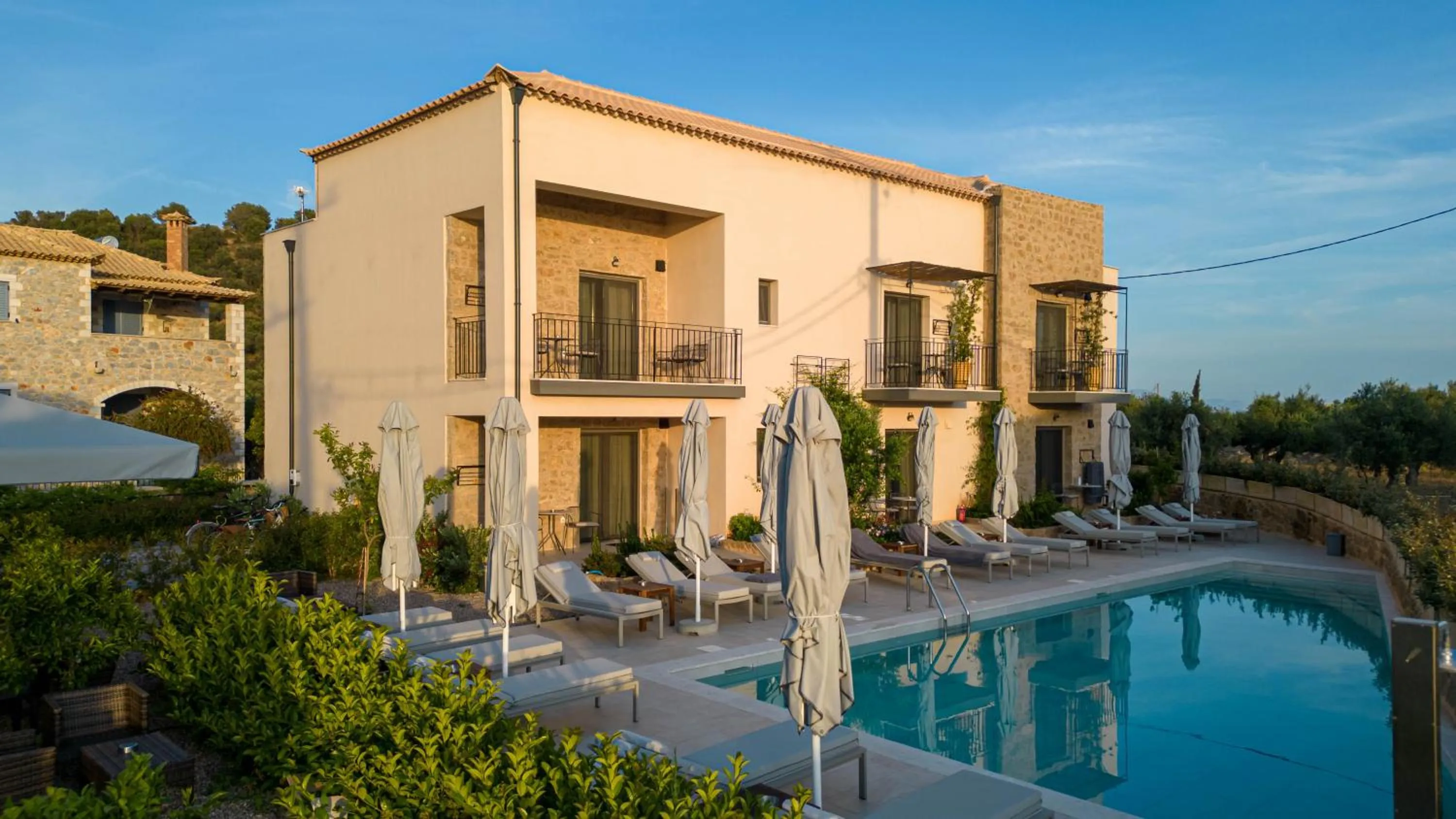 Kannas Mani Luxury Suites -Adults Friendly 14 Plus