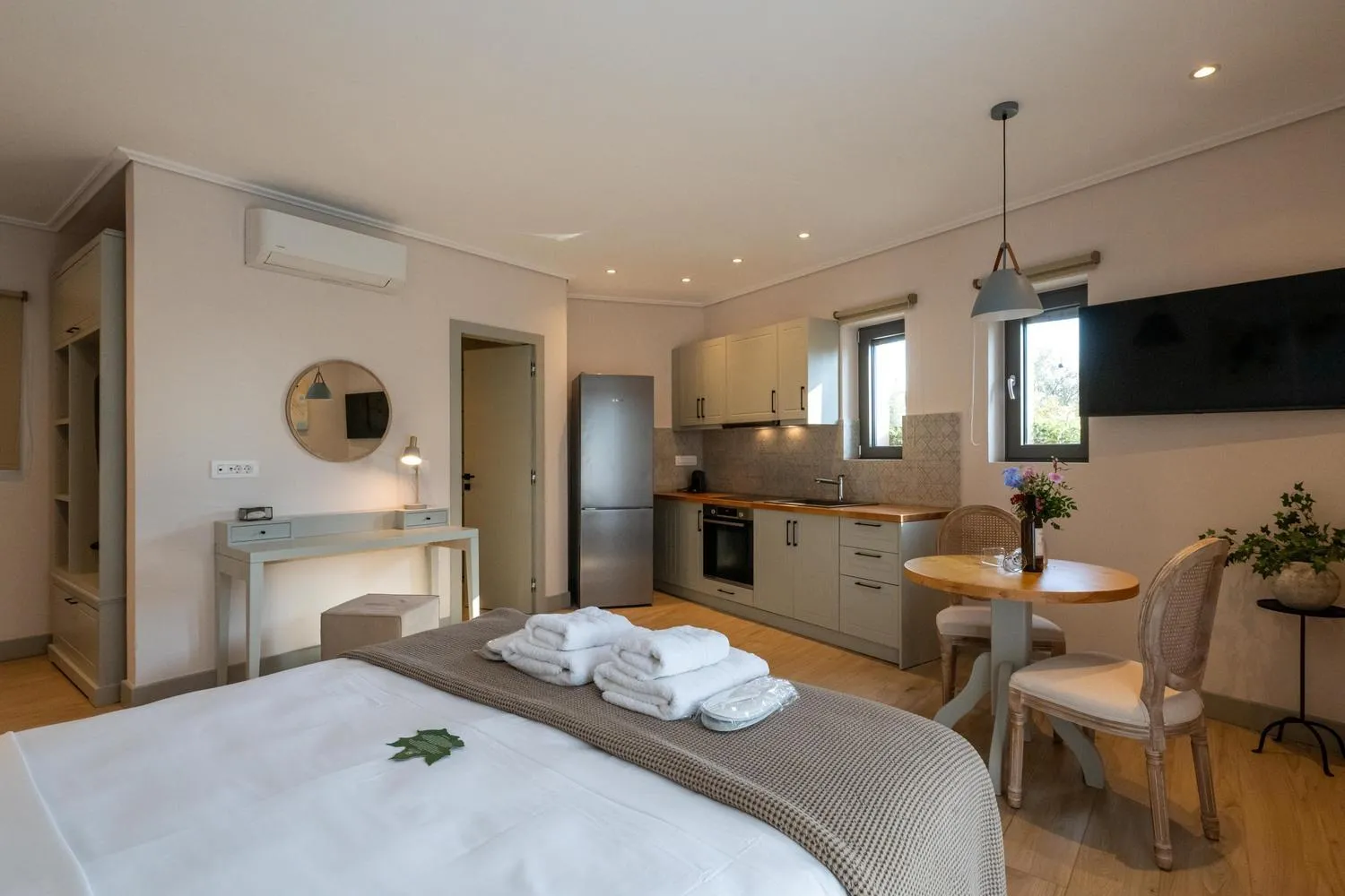 Kannas Mani Luxury Suites -Adults Friendly 14 Plus