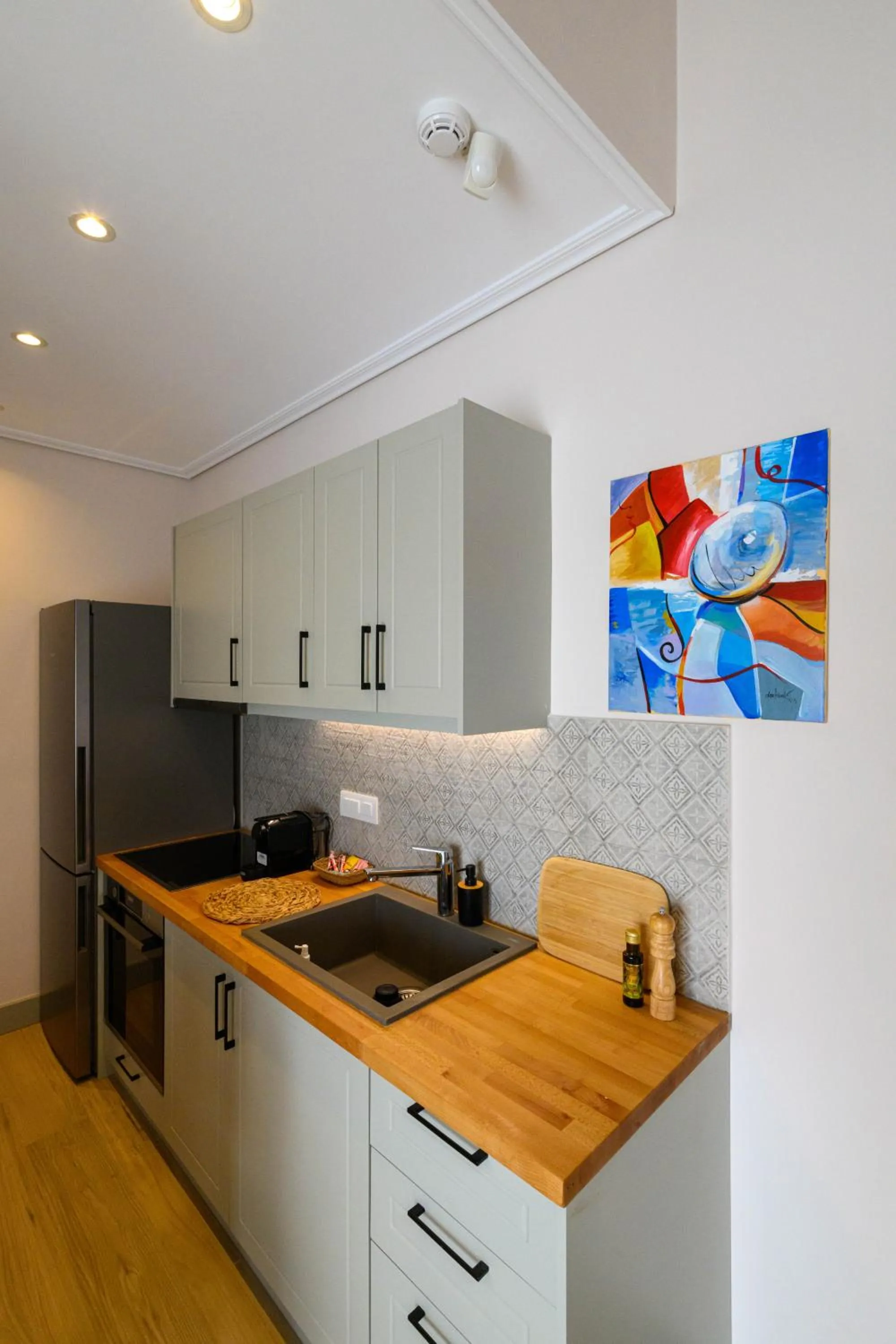 Kannas Mani Luxury Suites -Adults Friendly 14 Plus