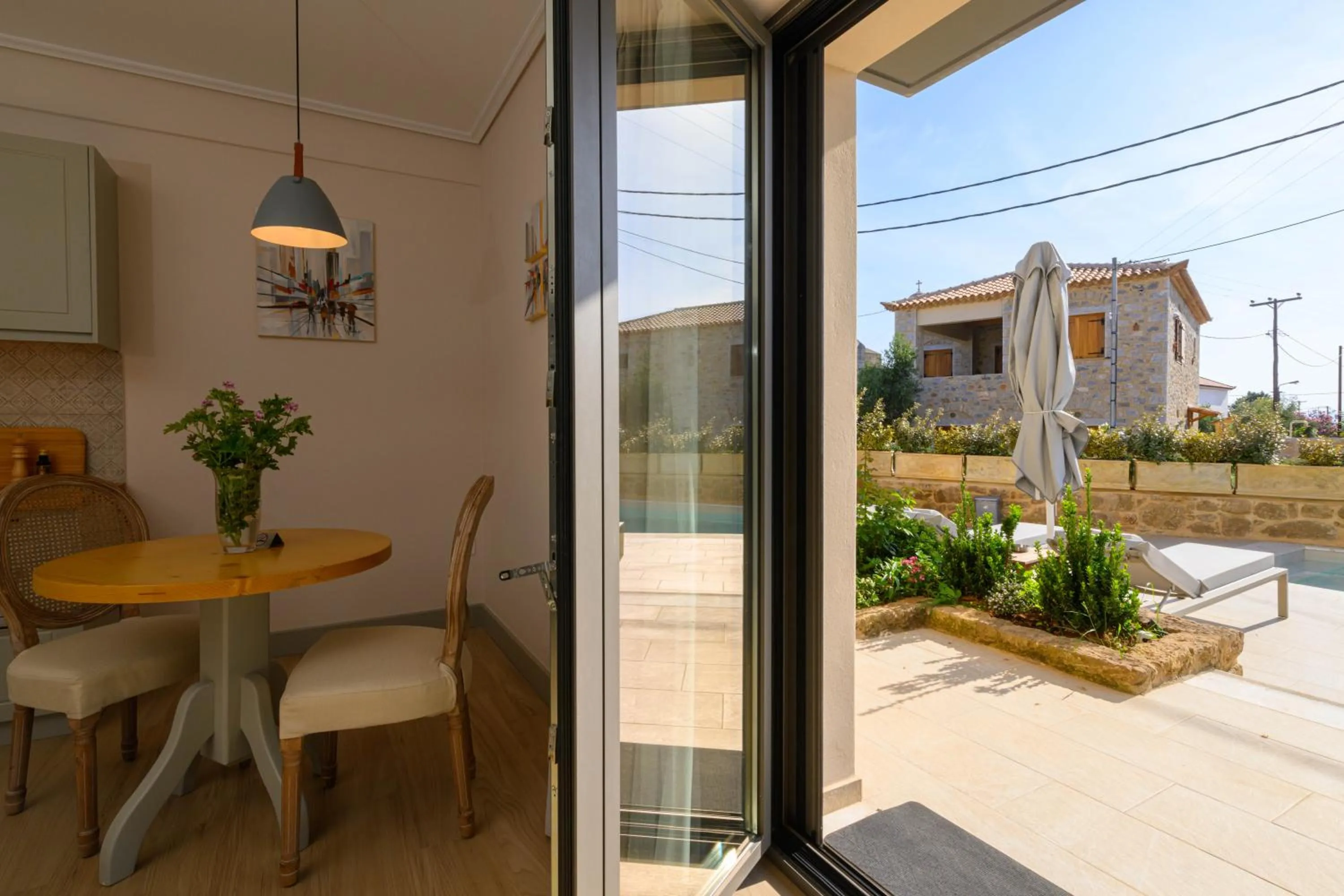 Kannas Mani Luxury Suites -Adults Friendly 14 Plus