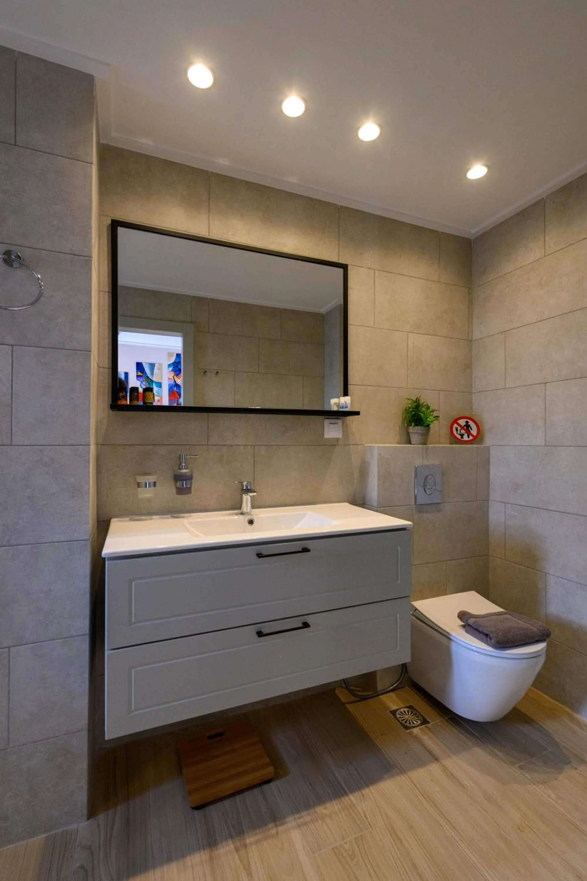 Kannas Mani Luxury Suites -Adults Friendly 14 Plus