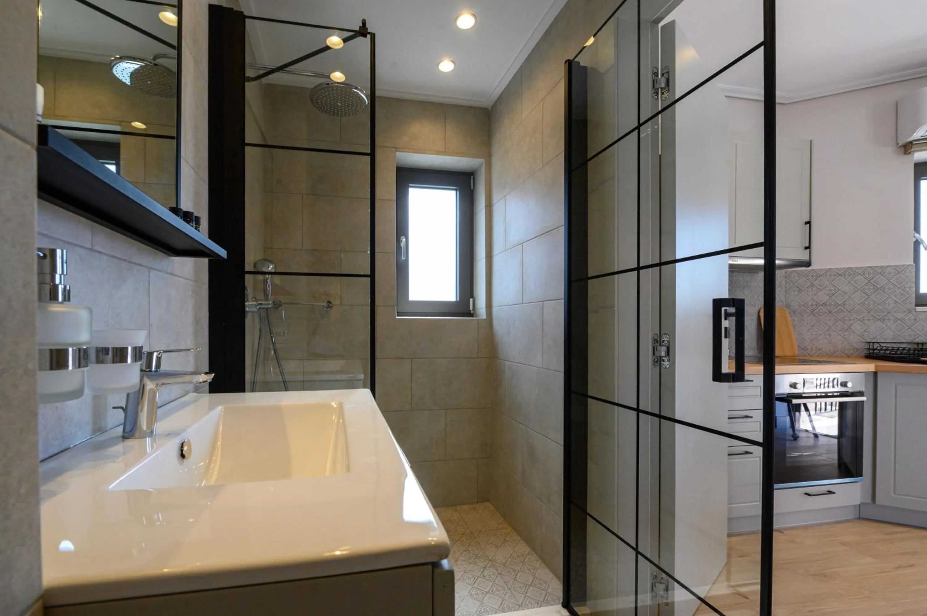 Kannas Mani Luxury Suites -Adults Friendly 14 Plus