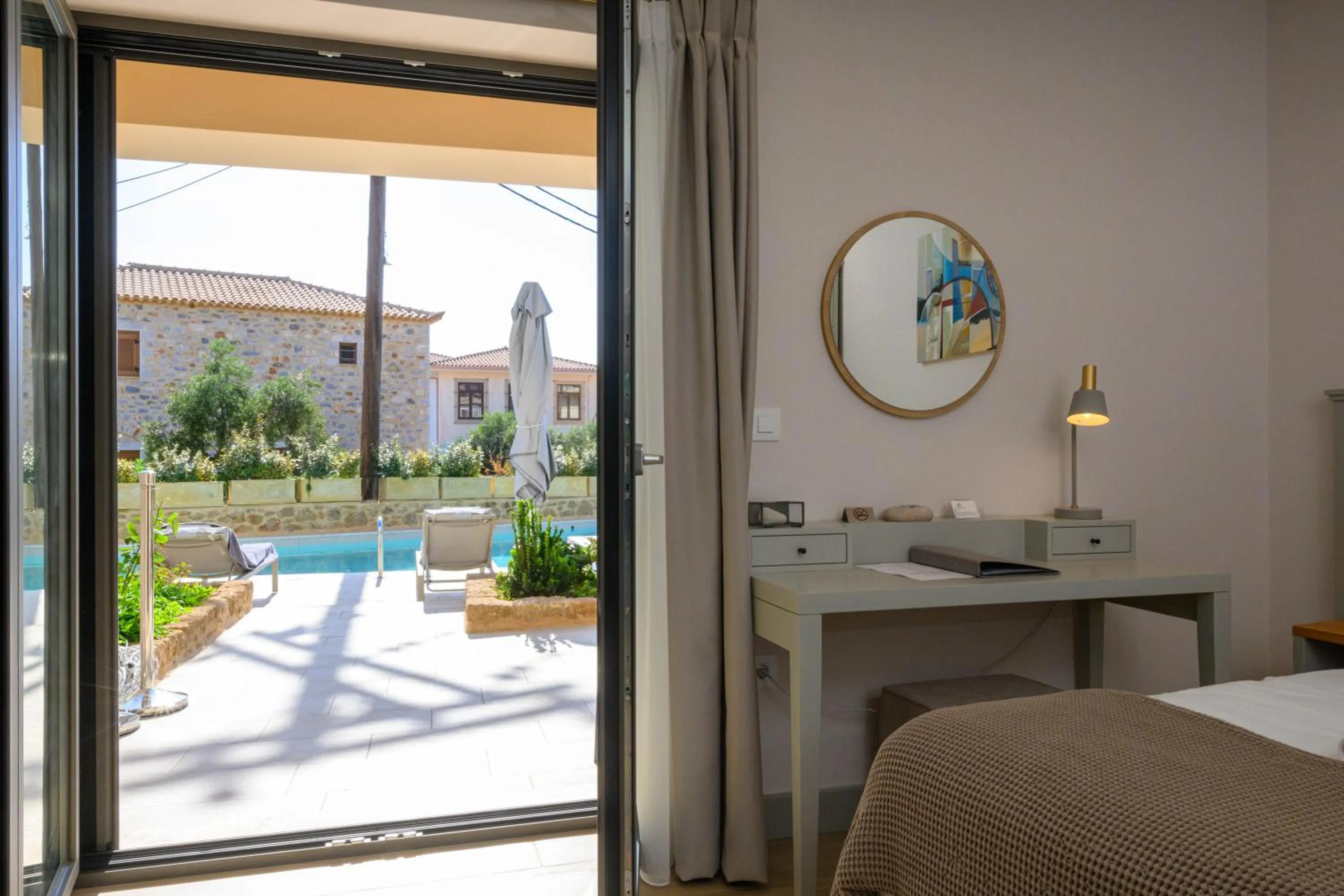 Kannas Mani Luxury Suites -Adults Friendly 14 Plus