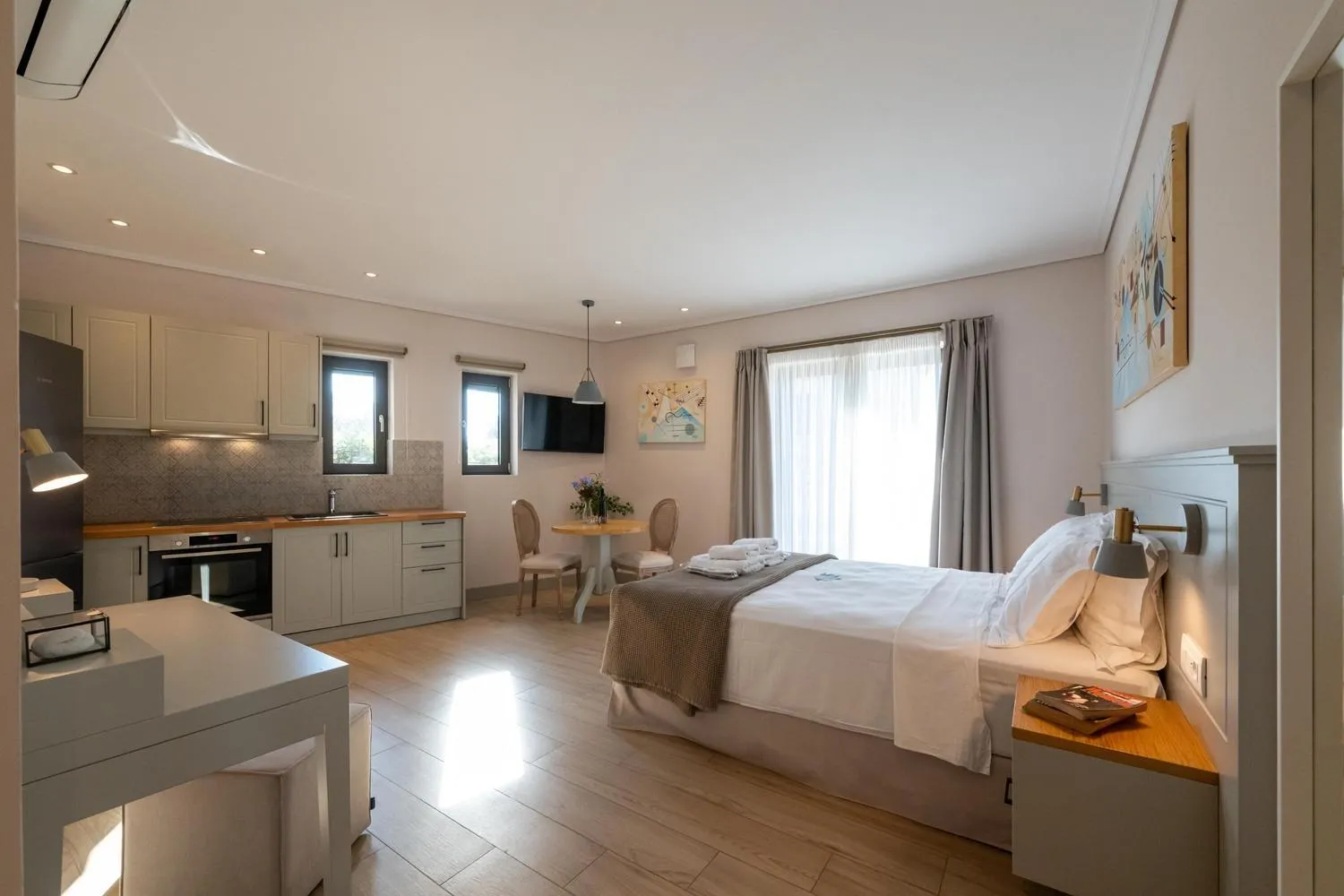 Kannas Mani Luxury Suites -Adults Friendly 14 Plus