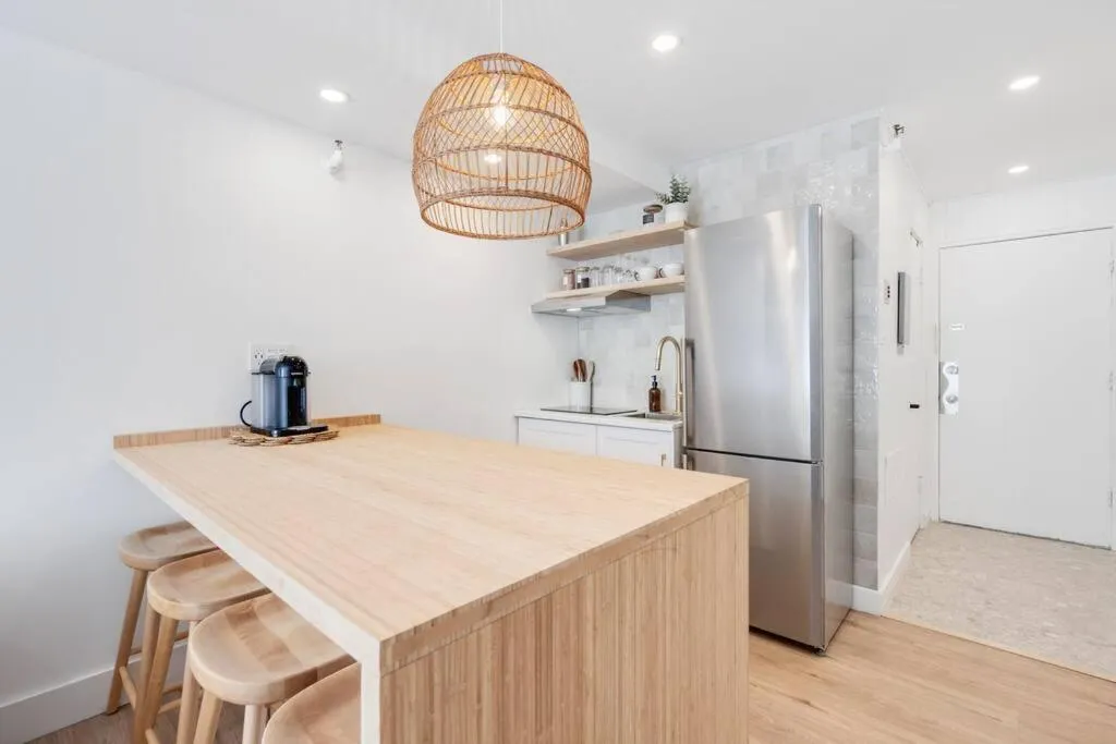 Kitchen or kitchenette in INITIAL / MEDZI / Centre-ville de Quebec