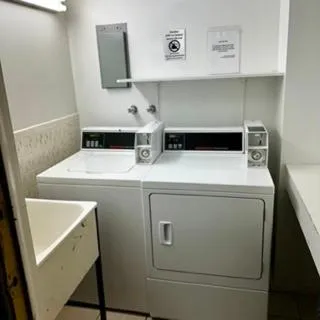 washing machine in INITIAL / MEDZI / Centre-ville de Quebec