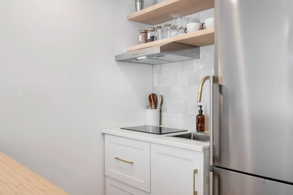 Kitchen or kitchenette in INITIAL / MEDZI / Centre-ville de Quebec