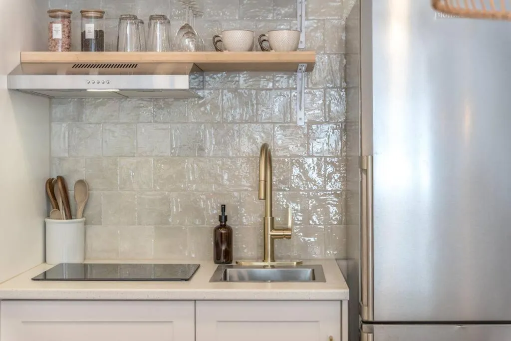 Kitchen or kitchenette in INITIAL / MEDZI / Centre-ville de Quebec