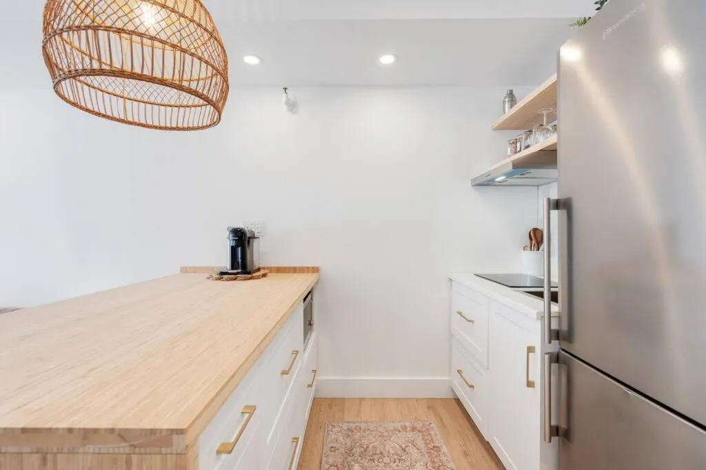 Kitchen or kitchenette in INITIAL / MEDZI / Centre-ville de Quebec