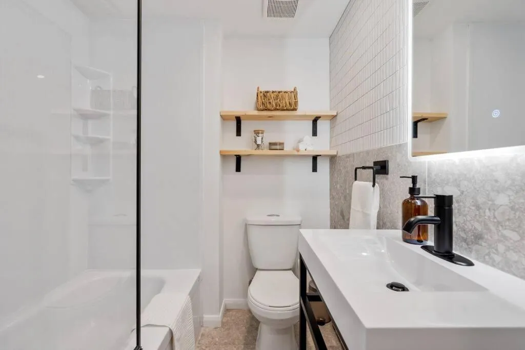 Bathroom in INITIAL / MEDZI / Centre-ville de Quebec