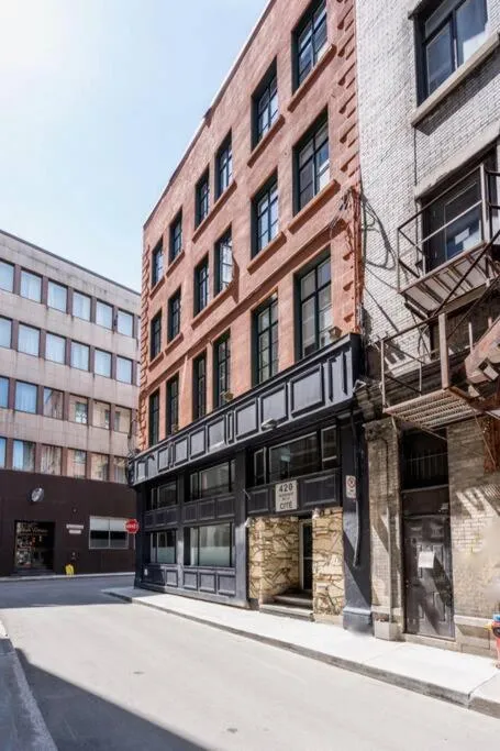 Property building in INITIAL / MEDZI / Centre-ville de Quebec