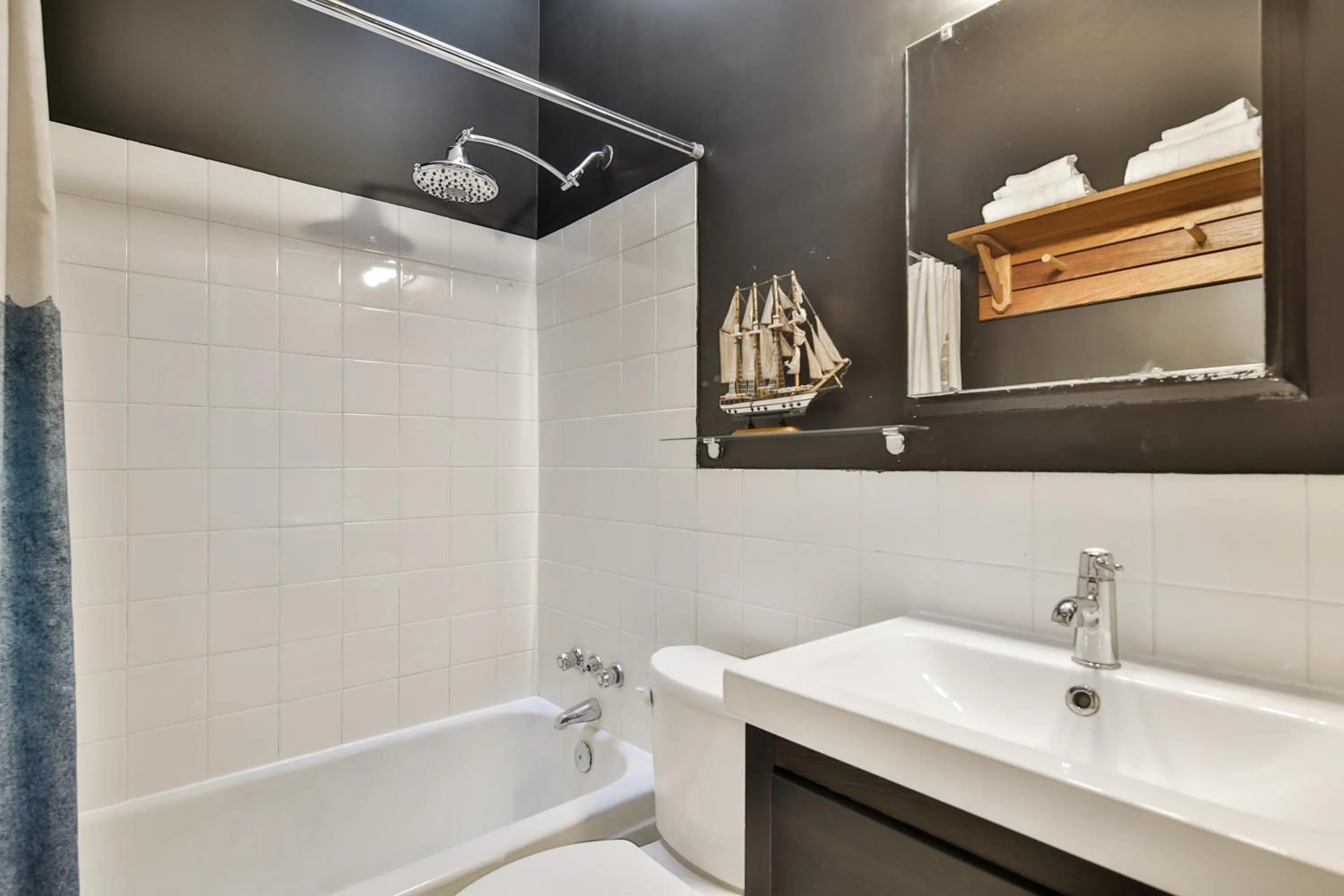 Bathroom in La Maison Du Mile-End