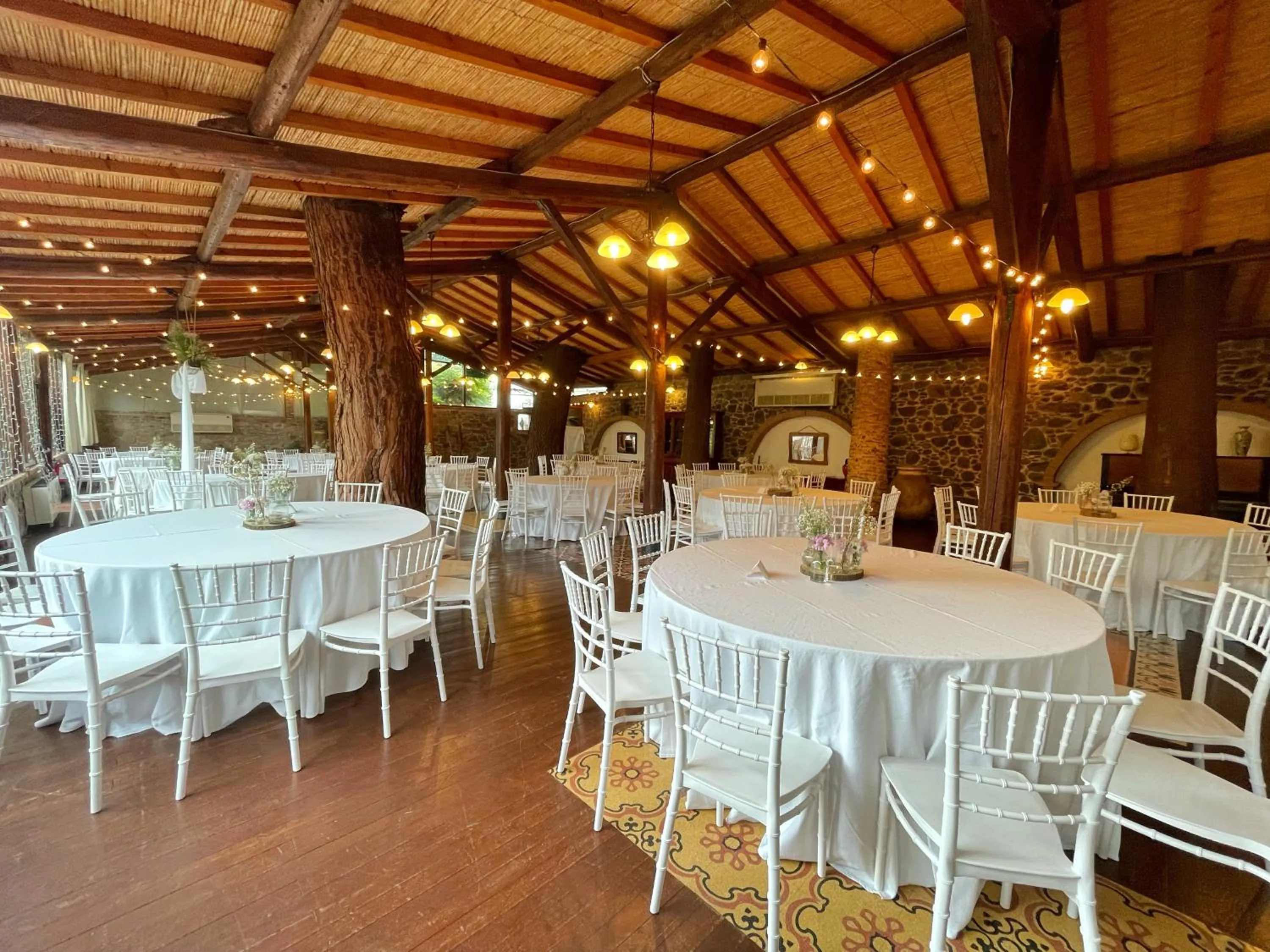 Restaurant/places to eat in Sa Mola