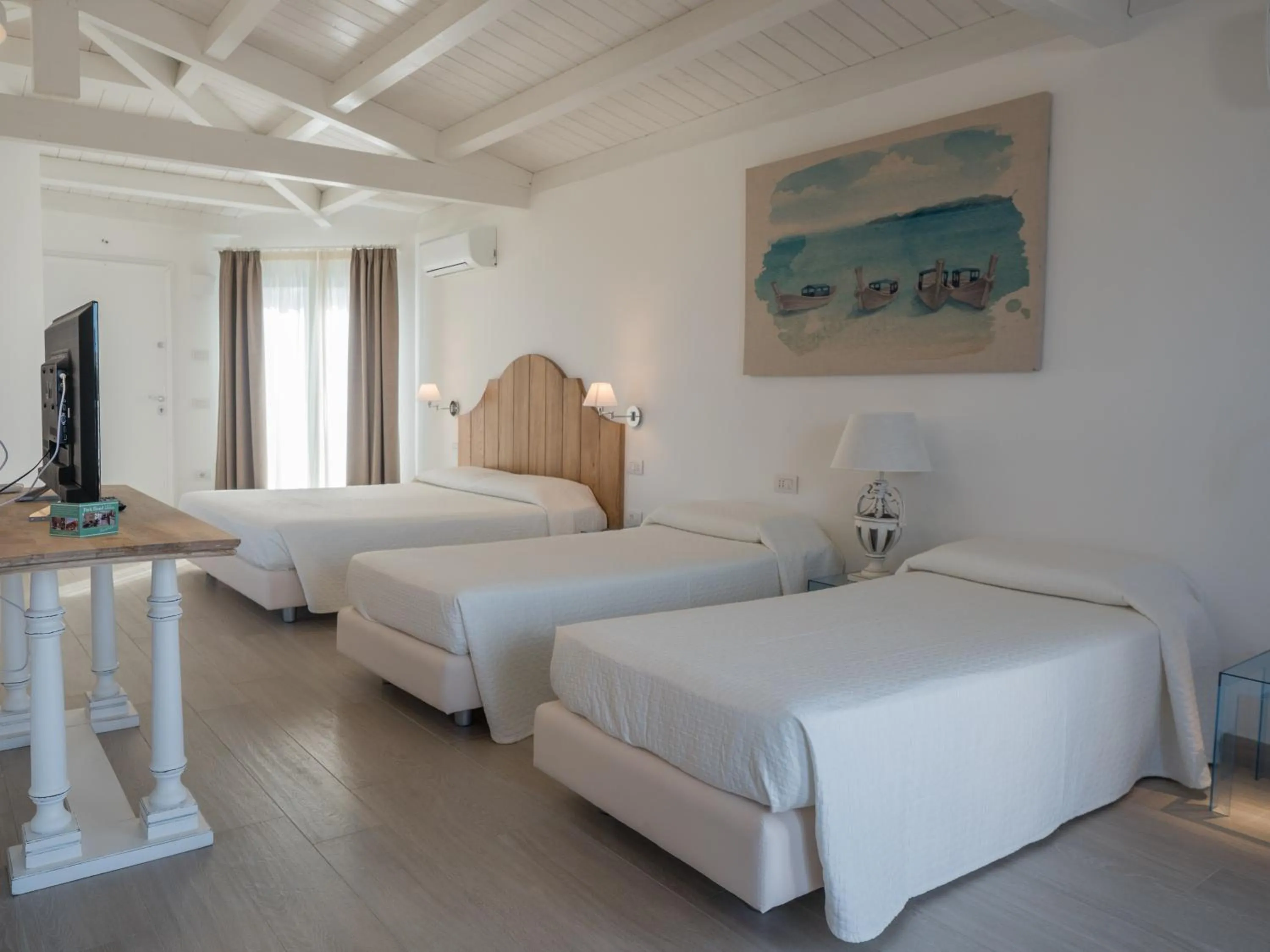 Photo of the whole room, Bed in Park Hotel Asinara