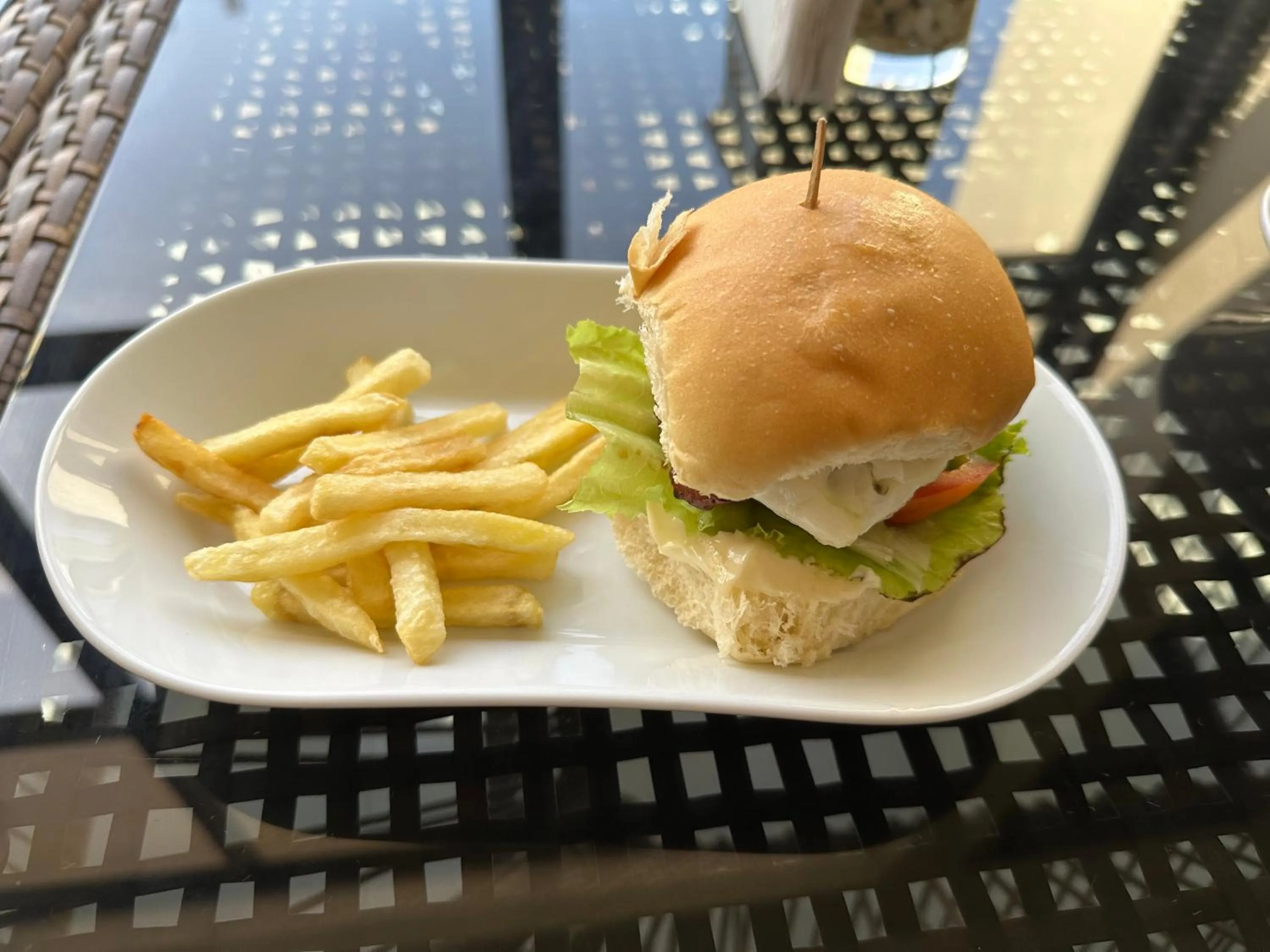 Restaurant/places to eat in Jai-cob’s Suites