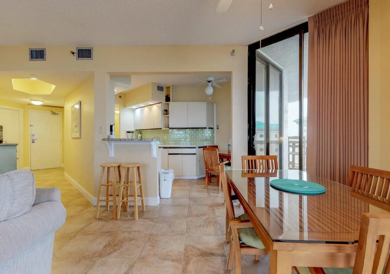 Surfside Resort by TO